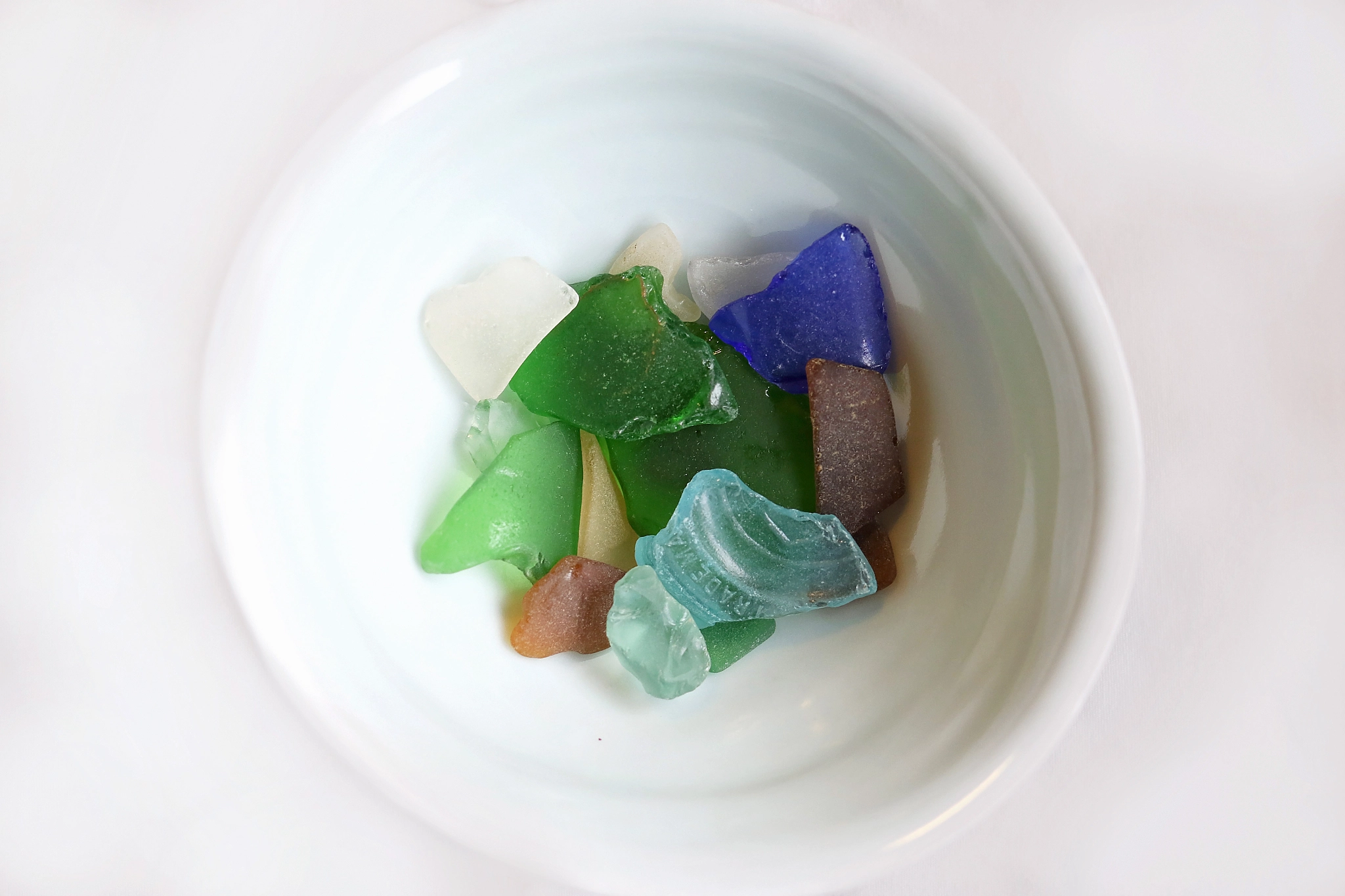 Canon EF 35mm F2 IS USM sample photo. Sea glass photography