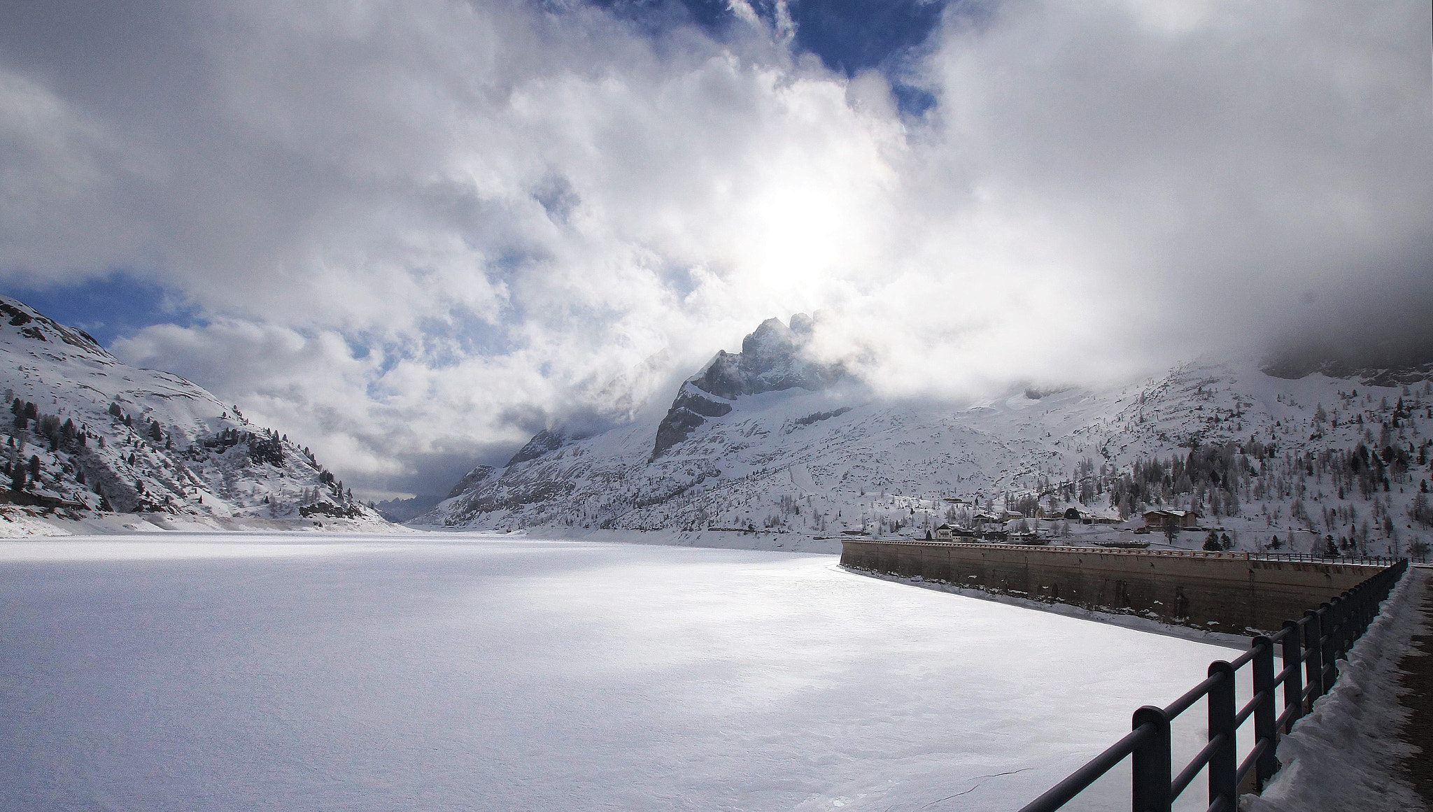 Sony SLT-A58 + 10-20mm F3.5 sample photo. Frozen lake photography