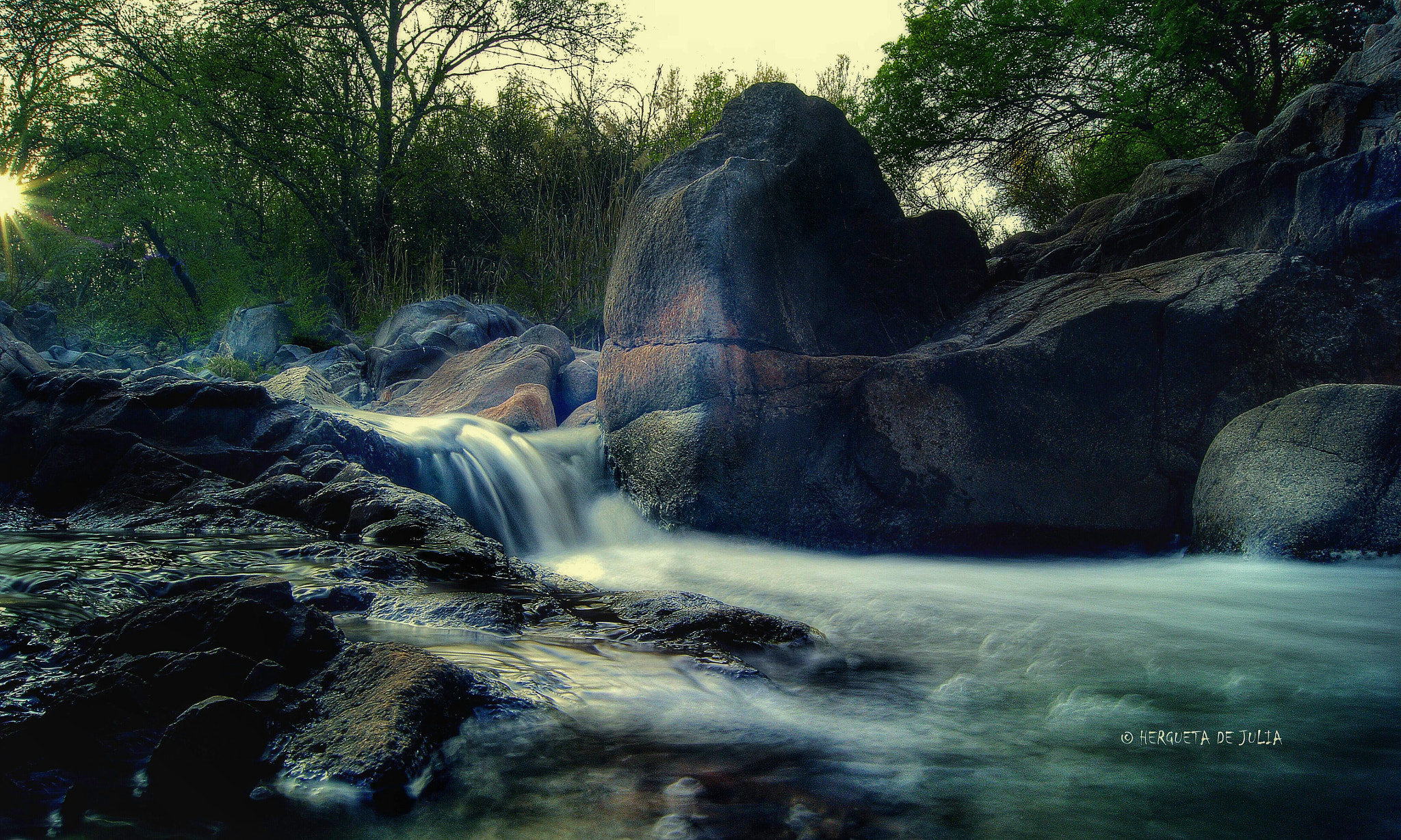 Sony Alpha DSLR-A380 sample photo. Silencio en seda. photography