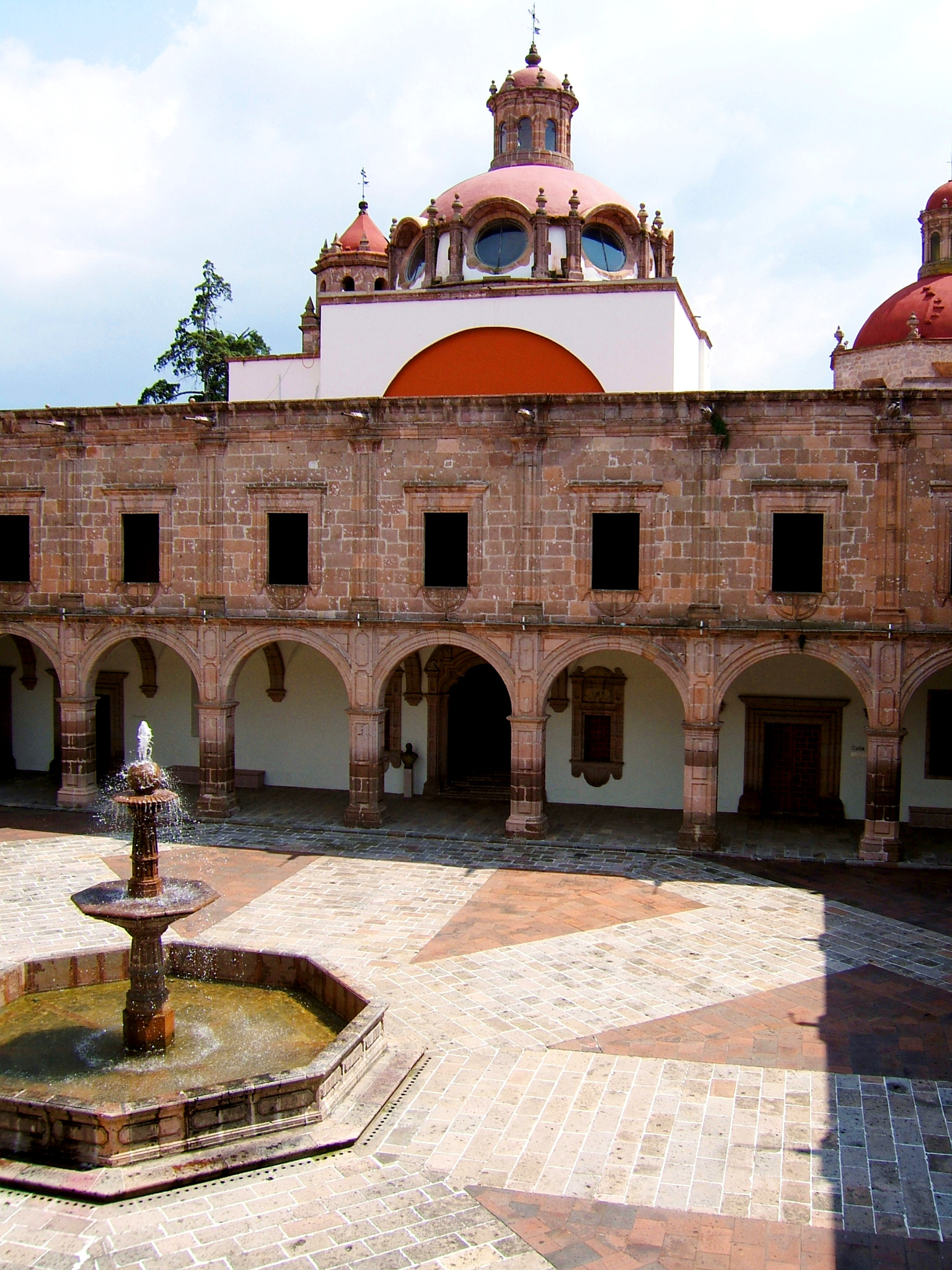 Fujifilm FinePix E550 sample photo. Morelia photography
