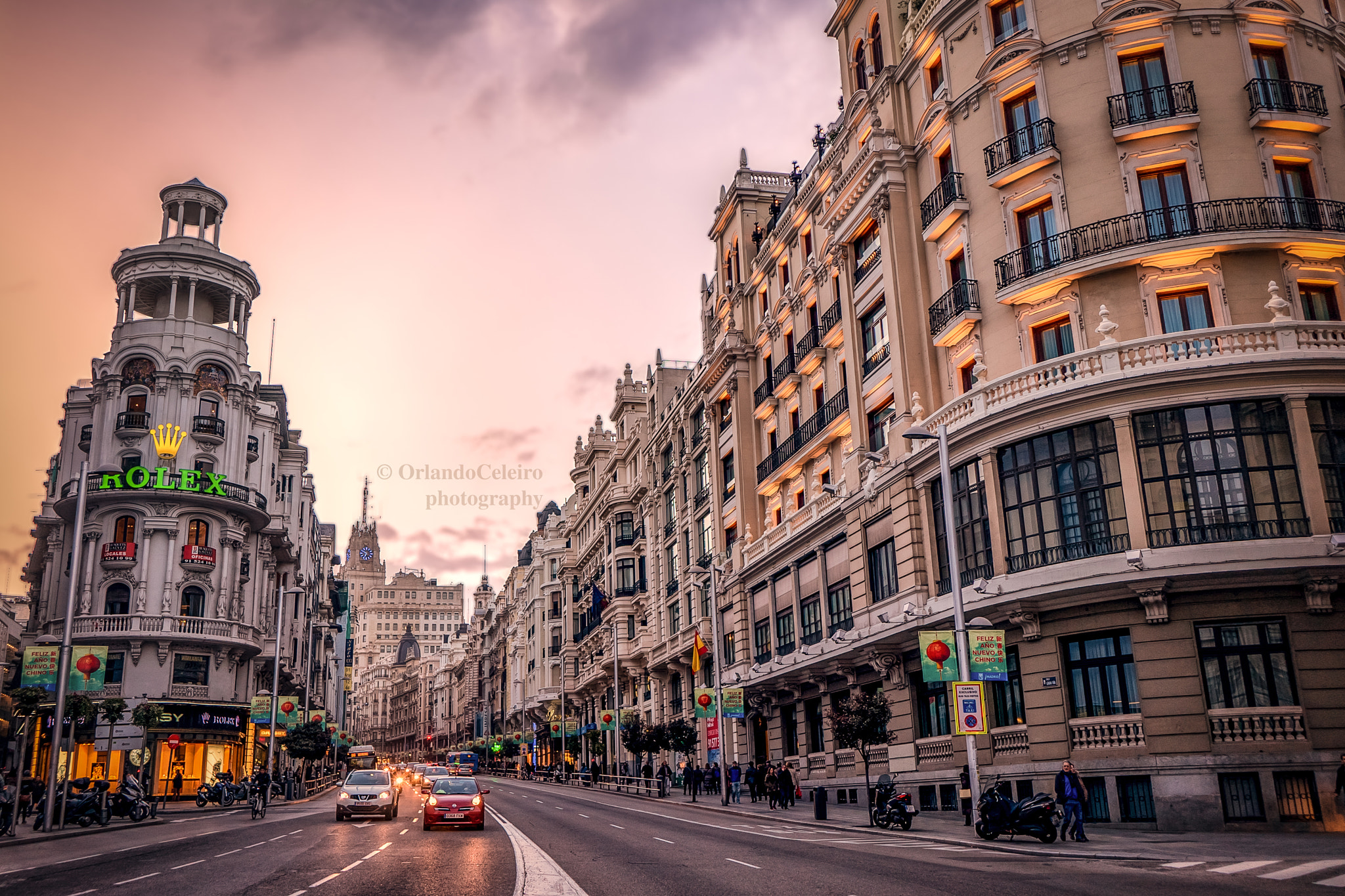 Sony a7 II + Sony E 20mm F2.8 sample photo. Gran vía photography