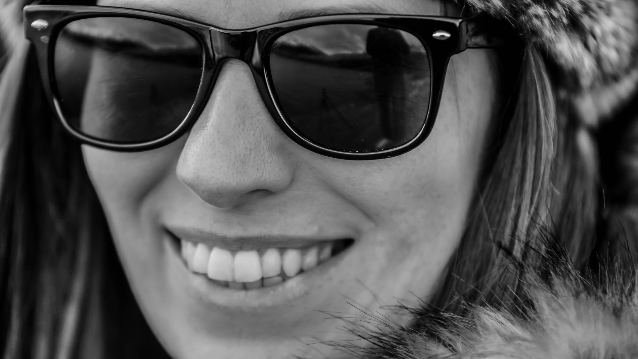 Sony ILCA-77M2 + 70-200mm F2.8 sample photo. Glasses girl photography