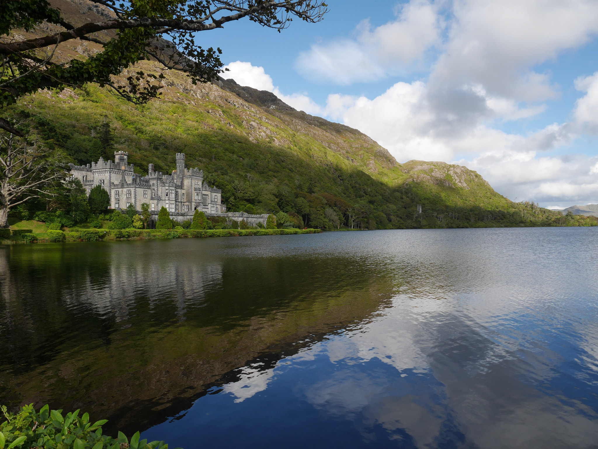 Panasonic Lumix DMC-GX7 + OLYMPUS M.12-50mm F3.5-6.3 sample photo. Ireland - kylemore abbey photography