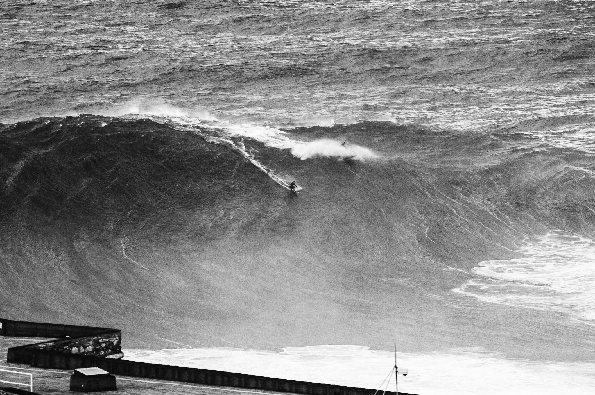 Canon EOS 7D + Canon EF 50mm f/1.8 sample photo. Surfing photography