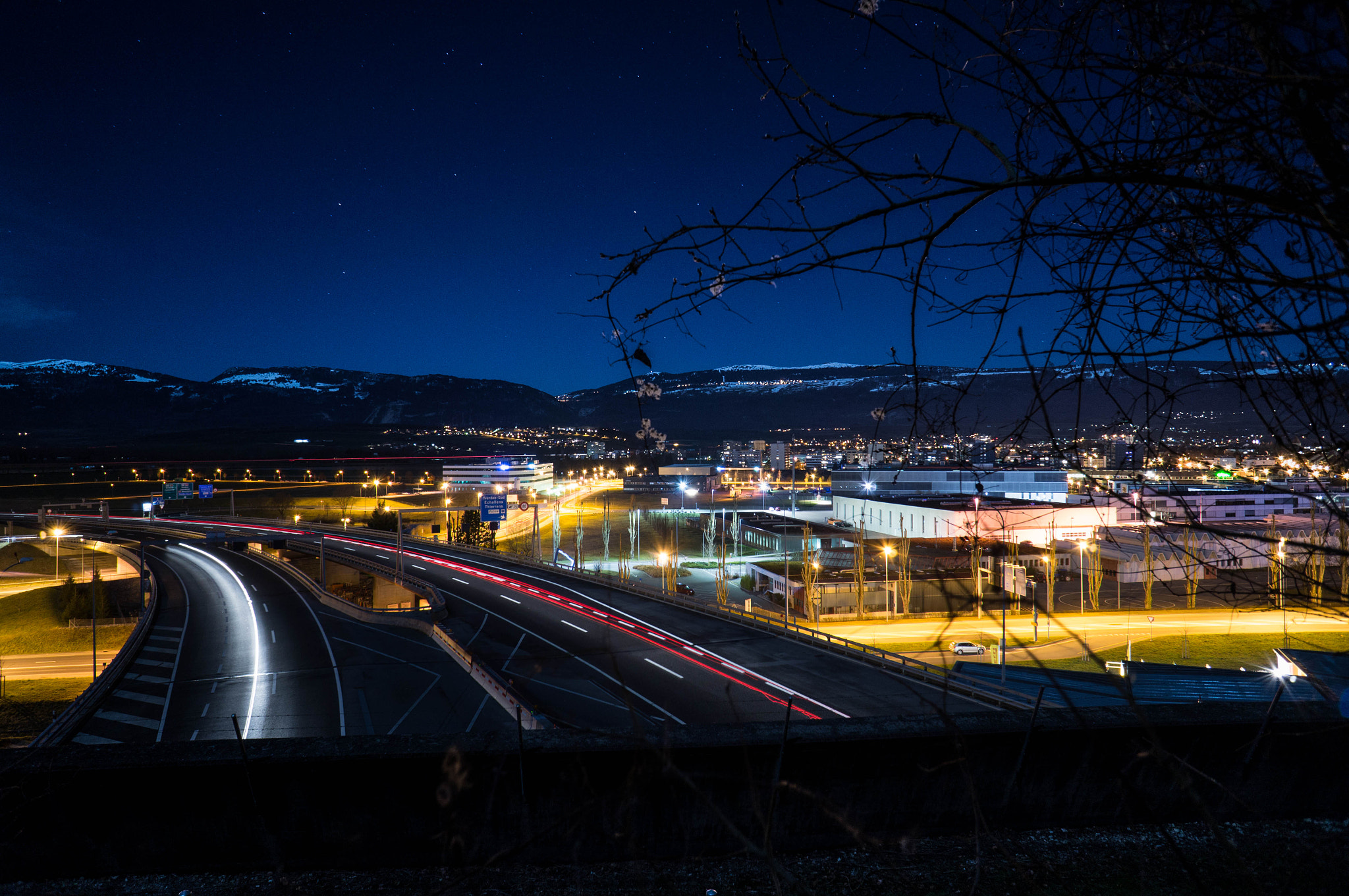 Sony Alpha NEX-3N + Sony E 16mm F2.8 sample photo. Autoroute photography