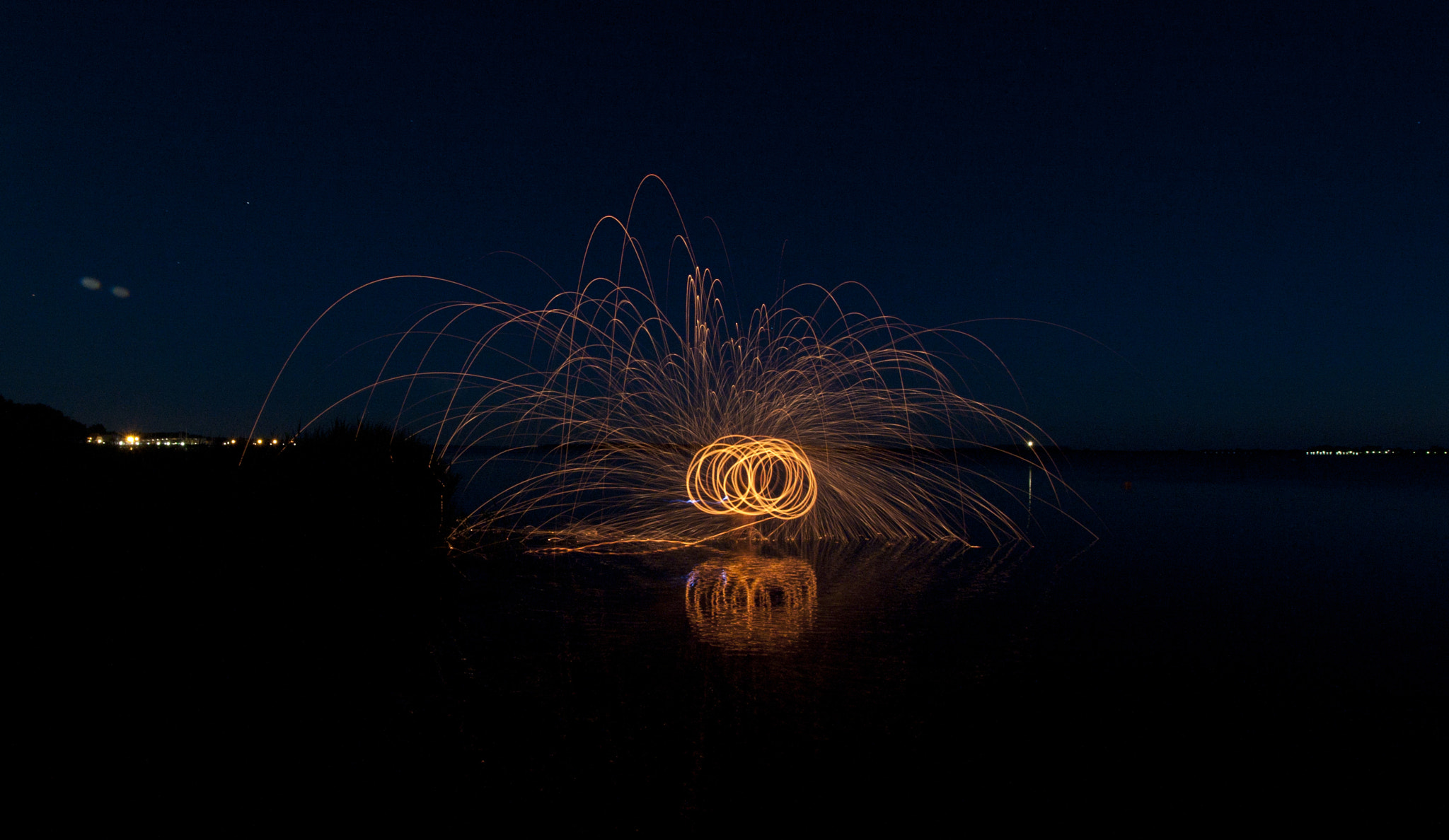 Canon EOS 450D (EOS Rebel XSi / EOS Kiss X2) + Canon EF-S 10-18mm F4.5–5.6 IS STM sample photo. Steel wool - rujana 2015 photography