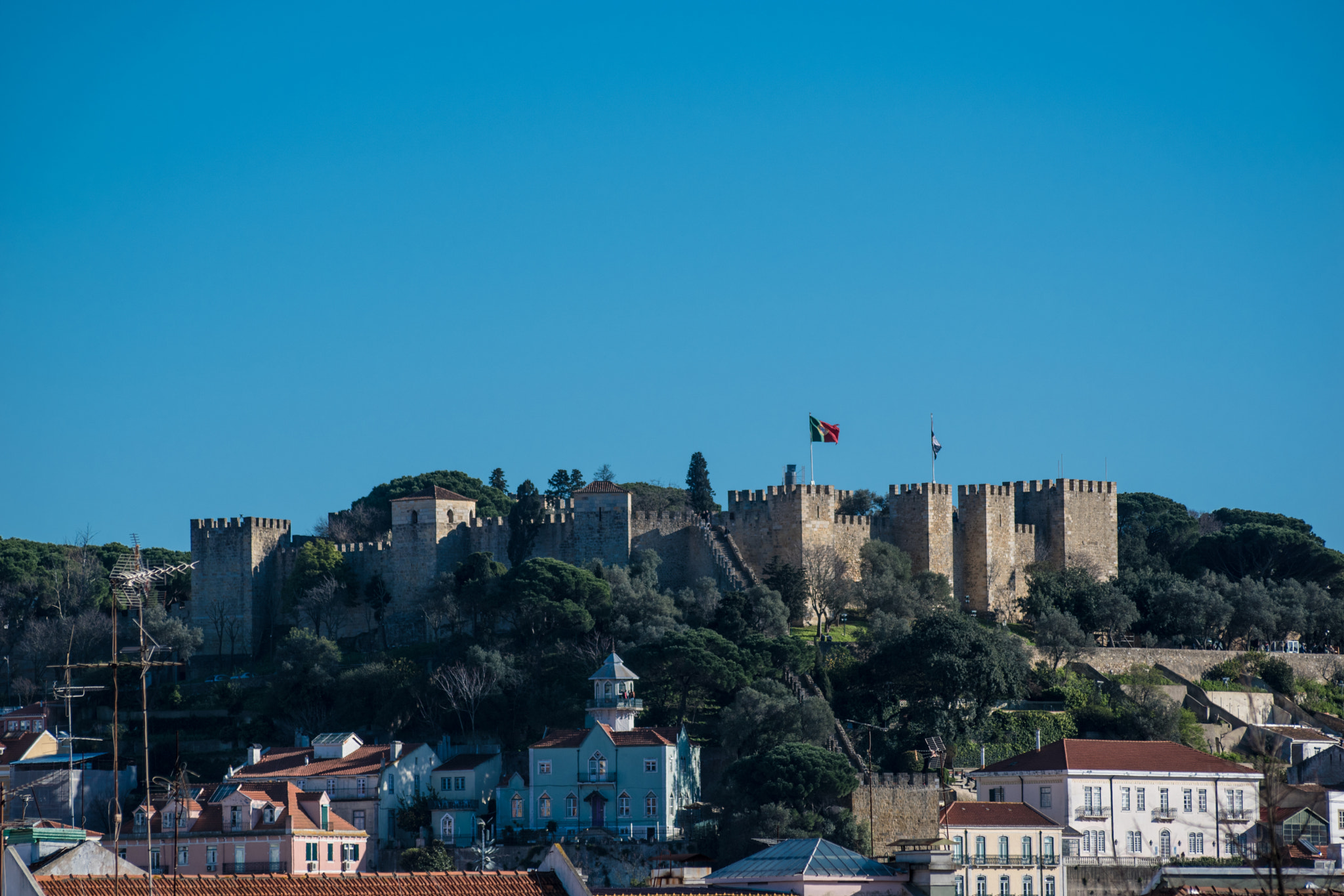 Sigma 70-300mm F4-5.6 APO DG Macro sample photo. Castelo photography