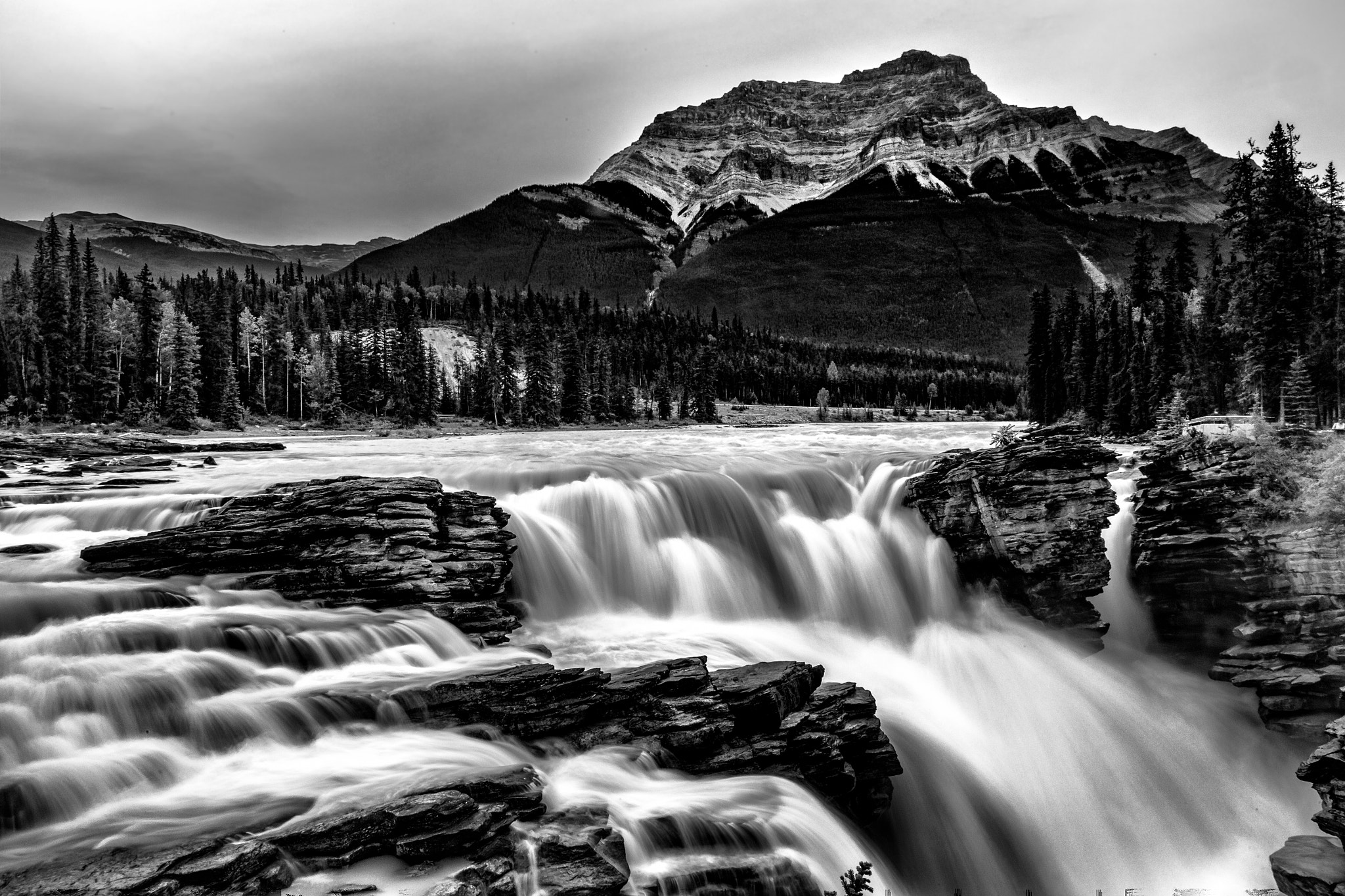 Fujifilm XF 14mm F2.8 R sample photo. Athabasca falls photography
