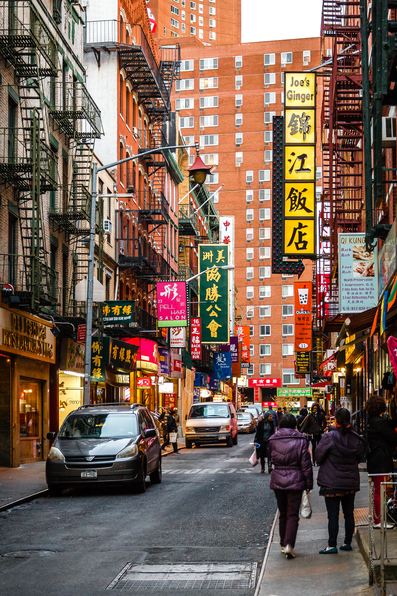 Sigma 17-70mm F2.8-4 DC Macro OS HSM sample photo. Chinatown photography