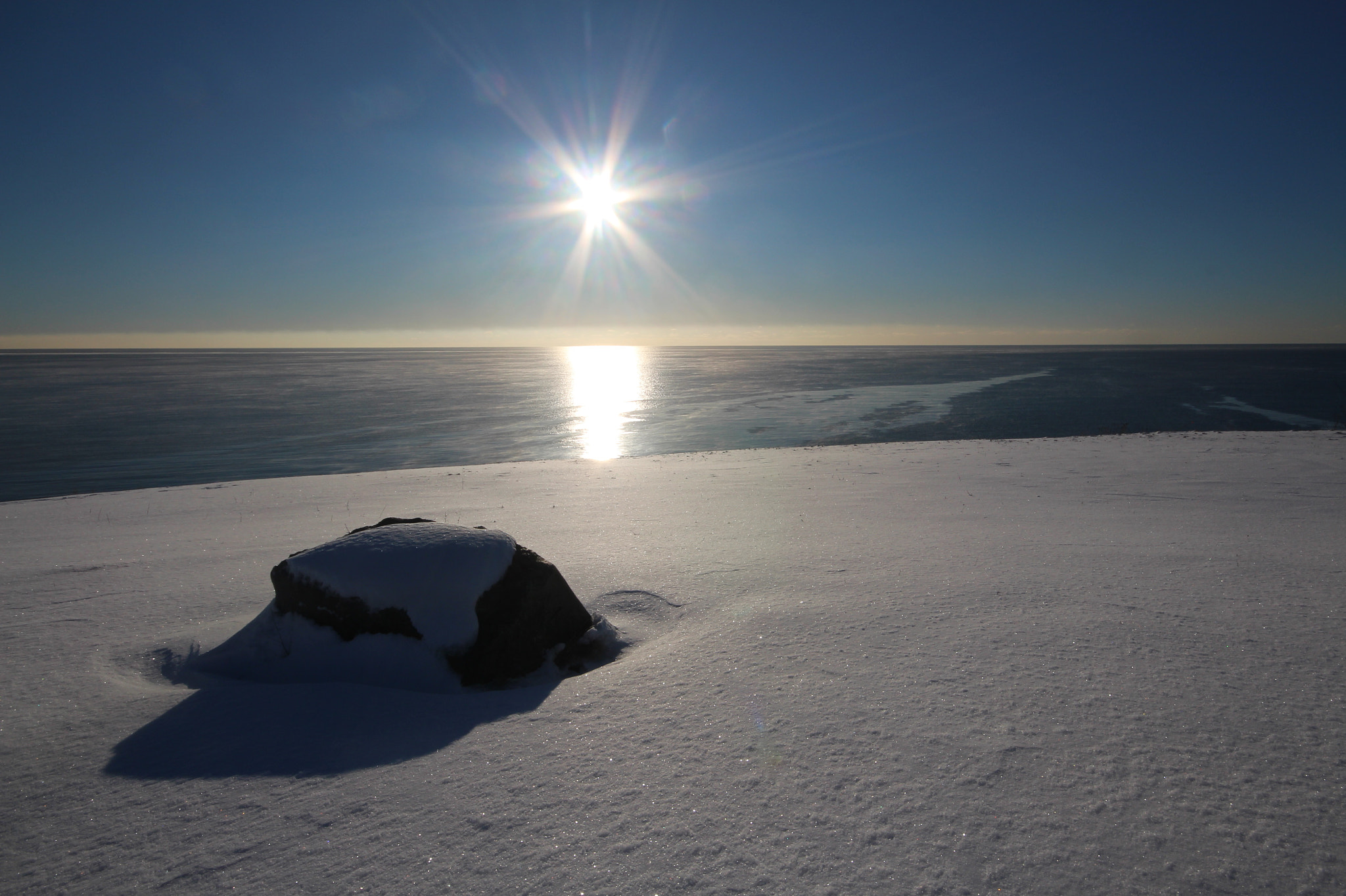 Sigma 10-20mm F4-5.6 EX DC HSM sample photo. Winter hilltop photography
