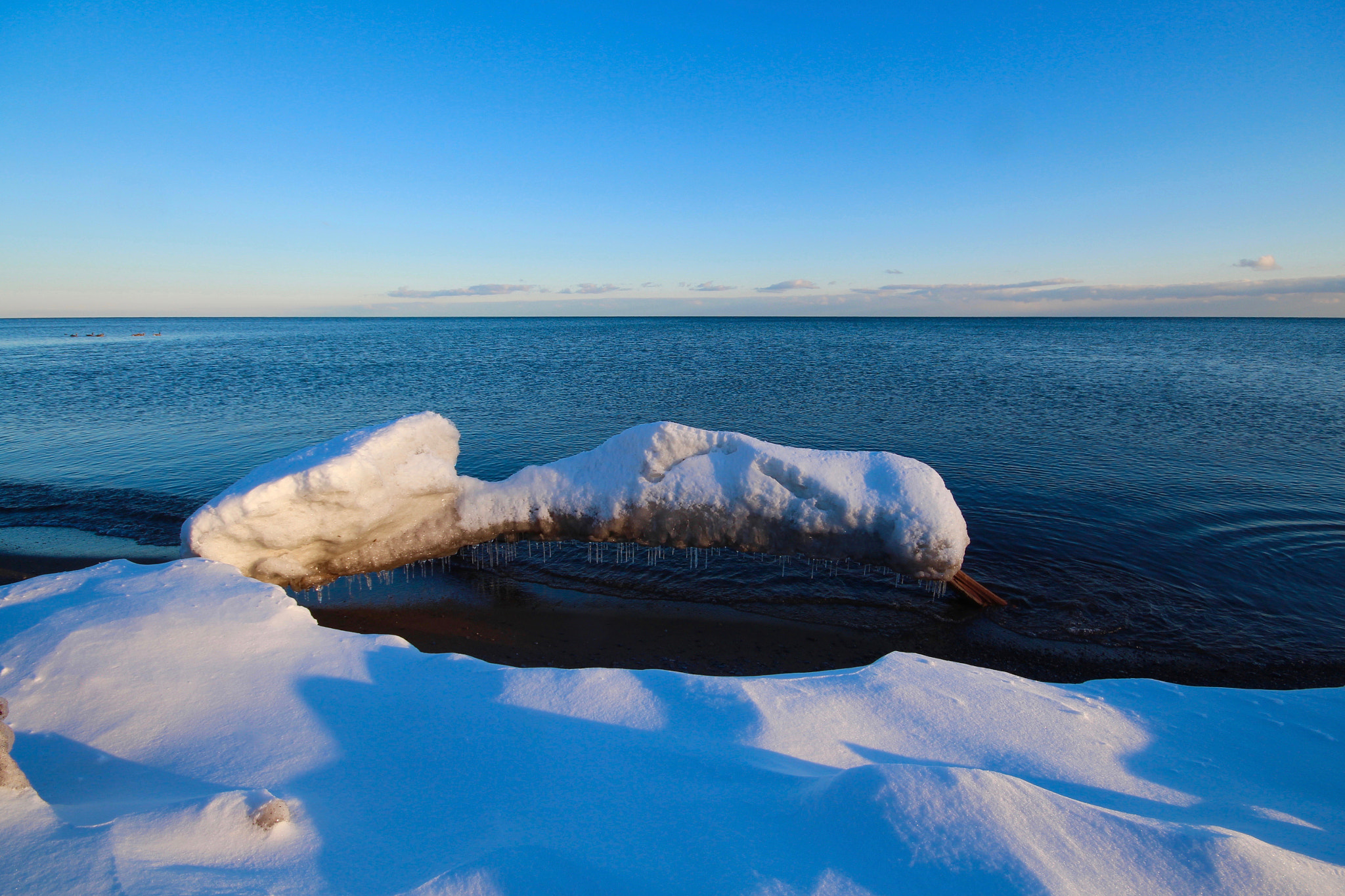 Canon EOS 700D (EOS Rebel T5i / EOS Kiss X7i) + Sigma 10-20mm F4-5.6 EX DC HSM sample photo. Winter lake photography