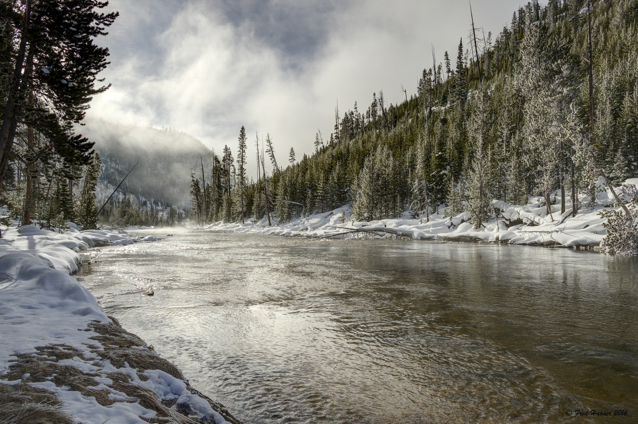 Nikon D4S + Nikon AF-S Nikkor 17-35mm F2.8D ED-IF sample photo. Yellowstone river in winter i photography