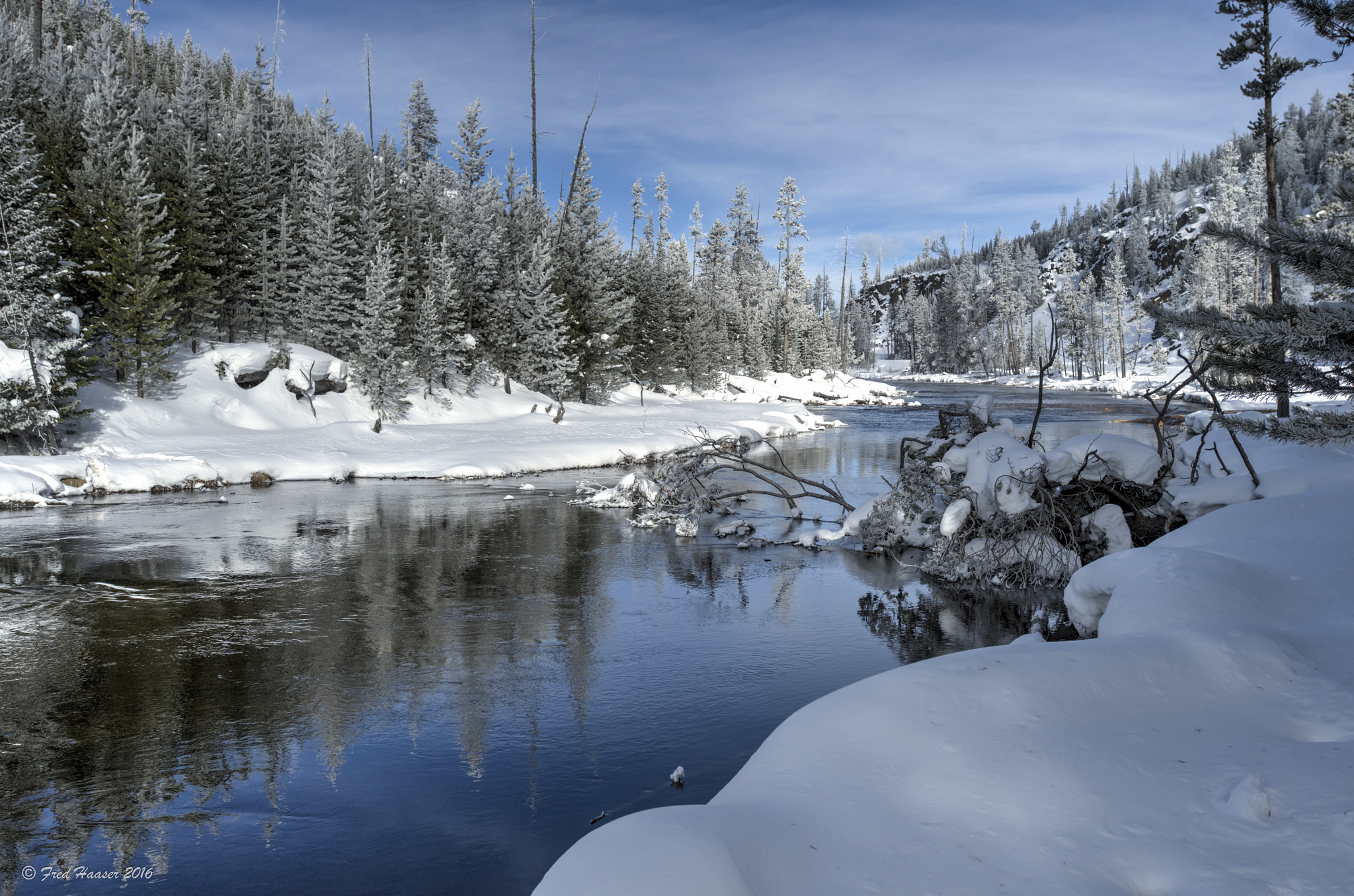 Nikon D4S + Nikon AF-S Nikkor 17-35mm F2.8D ED-IF sample photo. Yellowstone river in winter ii photography