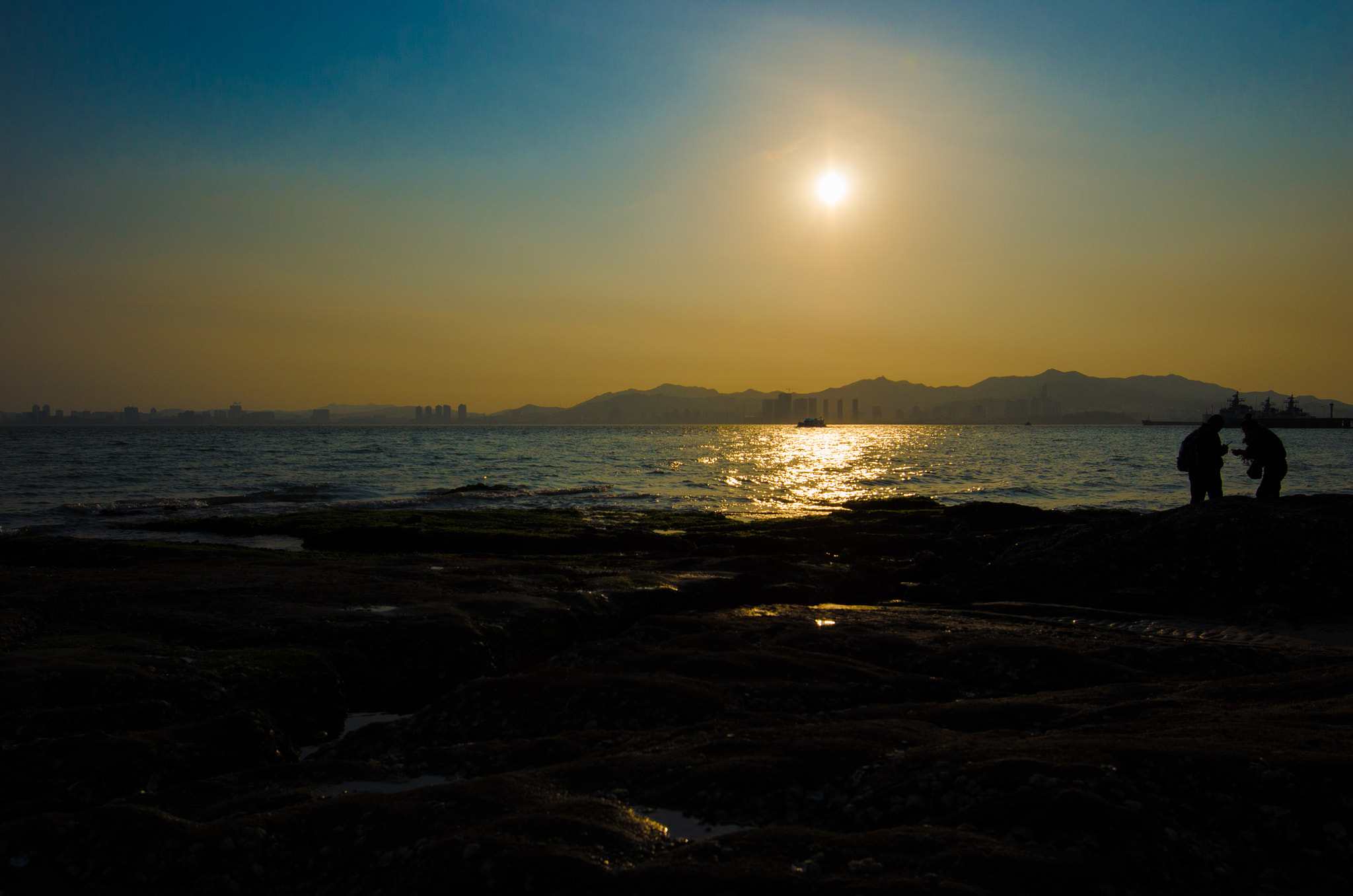 Nikon AF-S Nikkor 16-35mm F4G ED VR sample photo. 海岛夕阳 photography