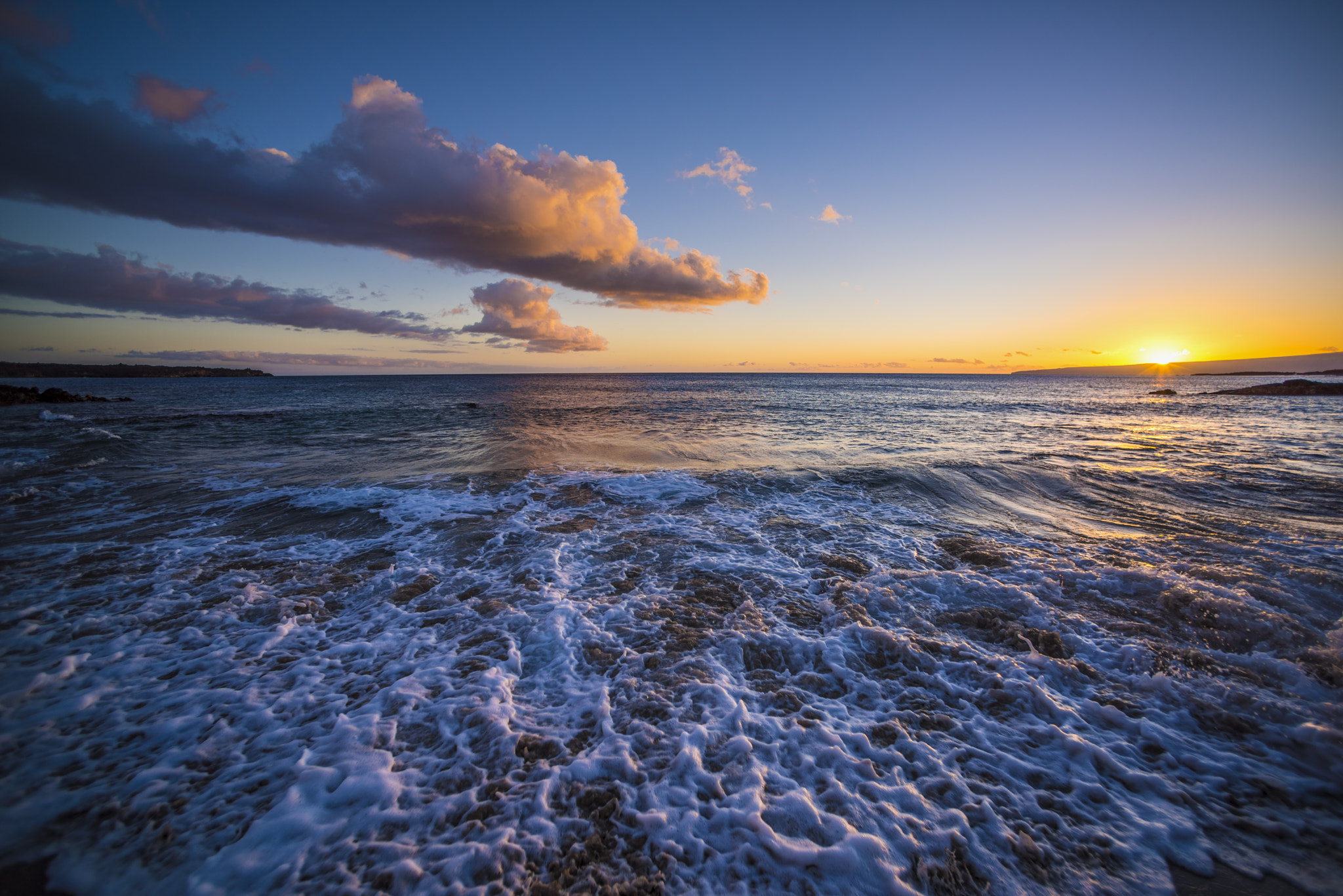 Nikon D810 + Nikon AF Nikkor 14mm F2.8D ED sample photo. Maui sunset photography