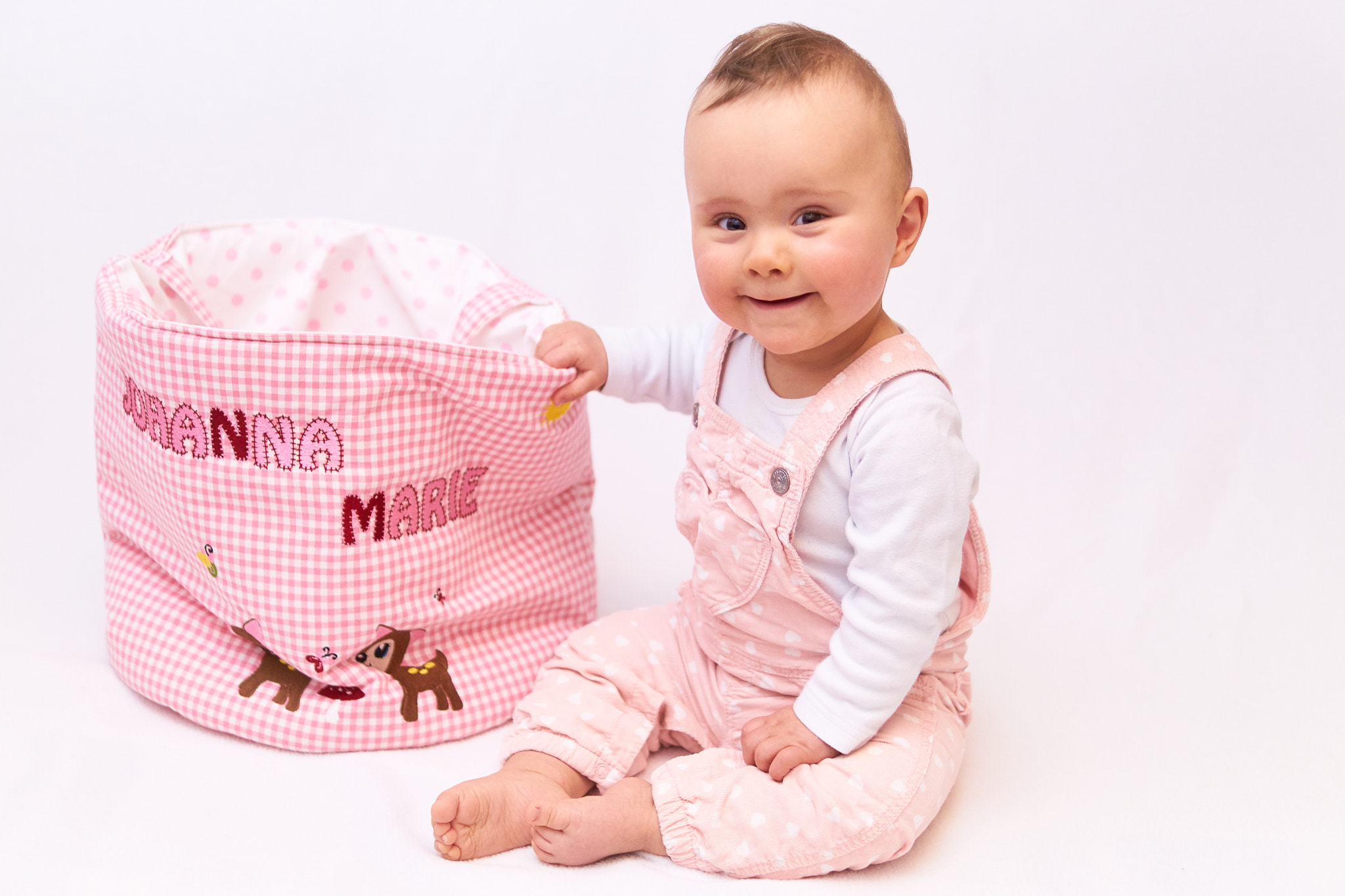Sony ILCA-77M2 + Sony DT 35mm F1.8 SAM sample photo. Baby shooting photography