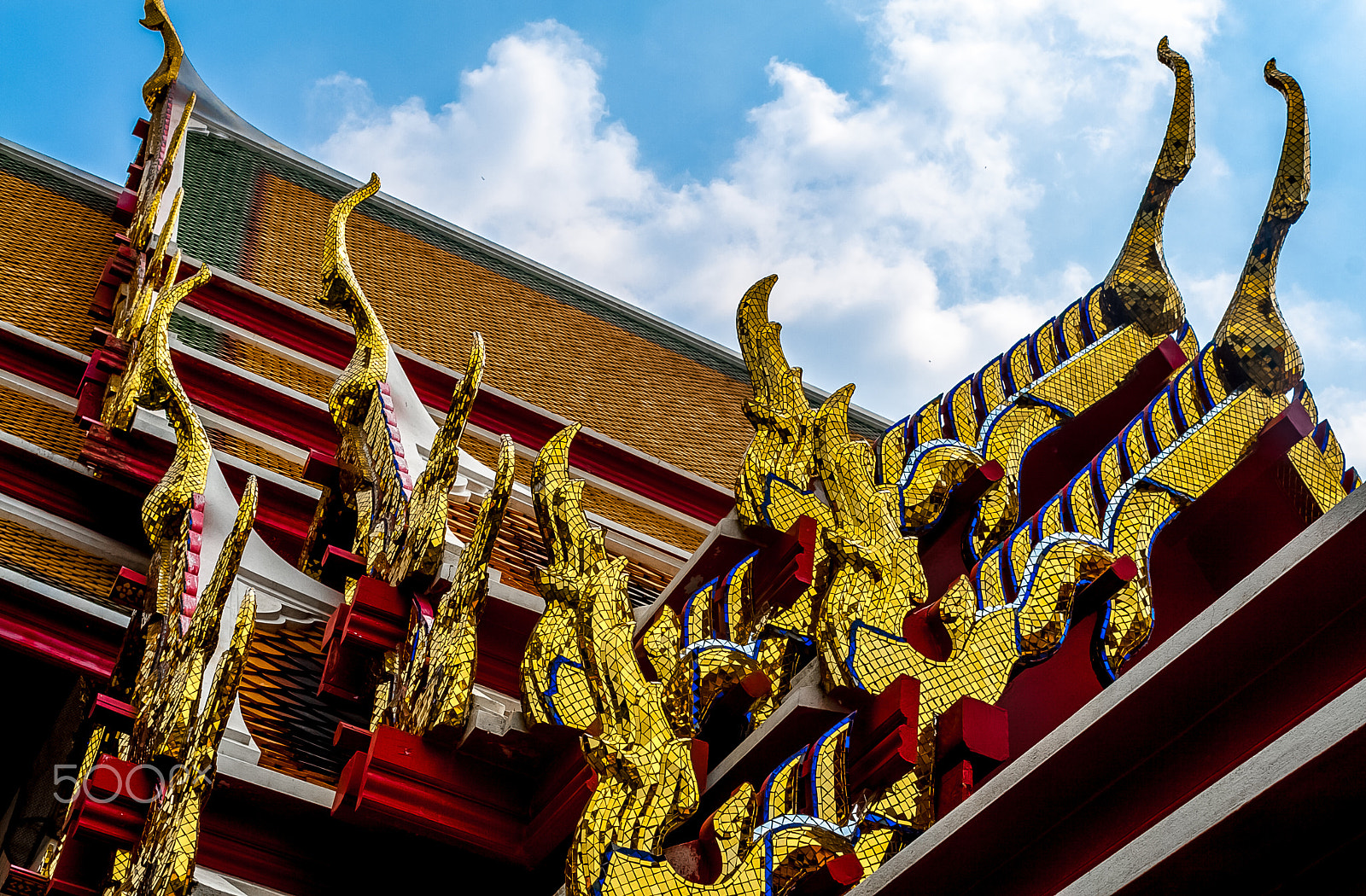 Canon EOS 400D (EOS Digital Rebel XTi / EOS Kiss Digital X) sample photo. The beauty of wat pho photography