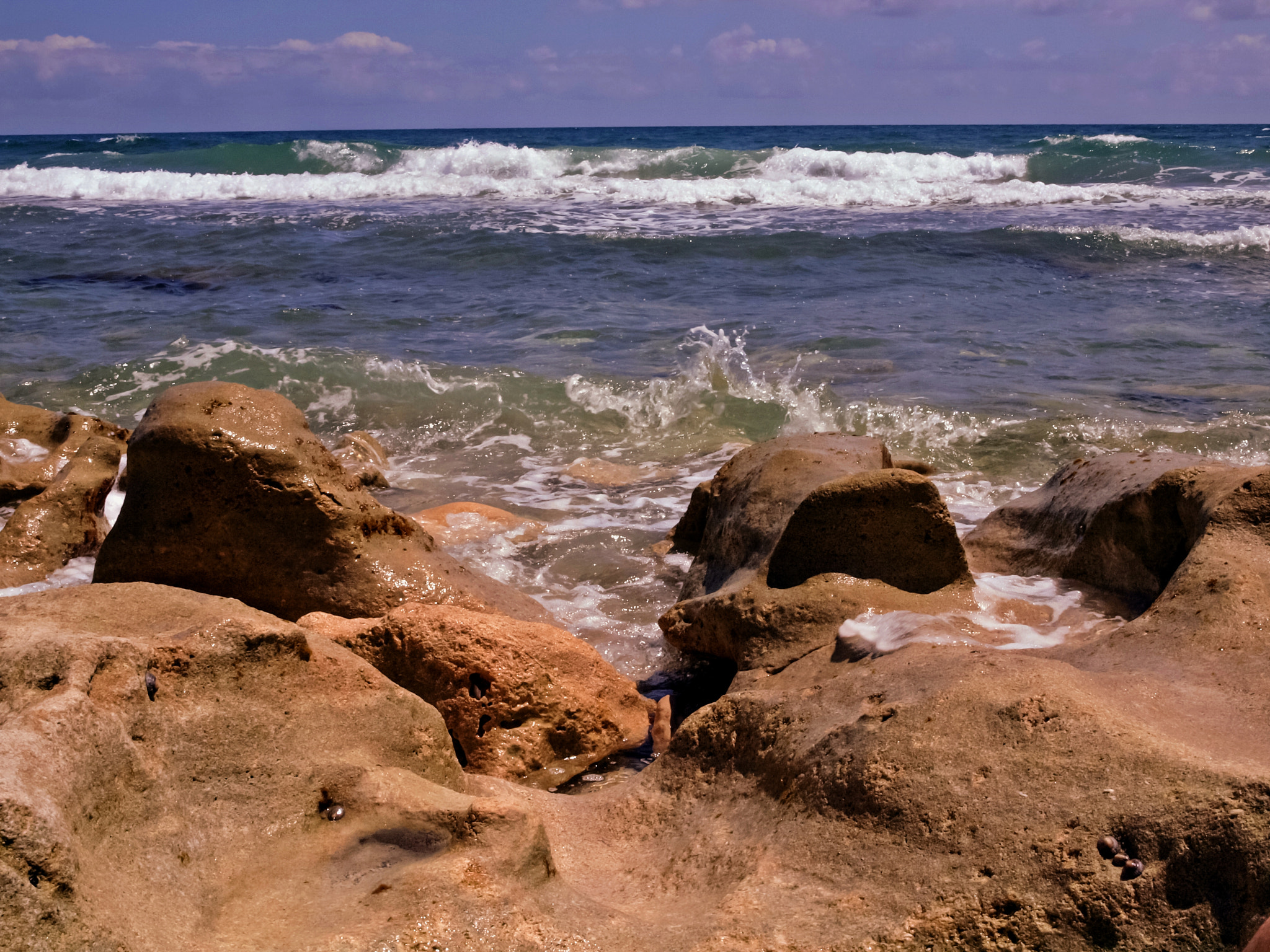 Olympus E-600 (EVOLT E-600) + OLYMPUS 14-42mm Lens sample photo. Battle of blowing rocks photography