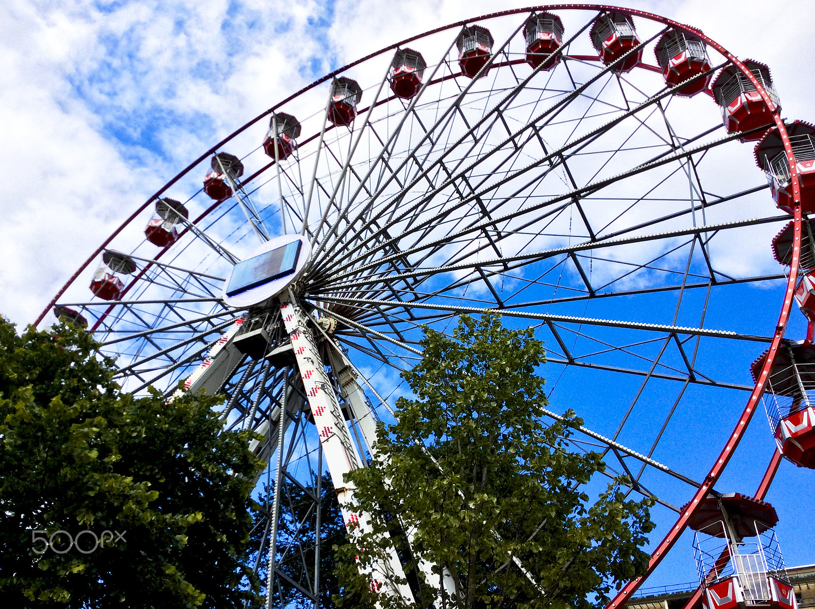 iPad mini back camera 3.3mm f/2.4 sample photo. Big wheel, edinburgh photography