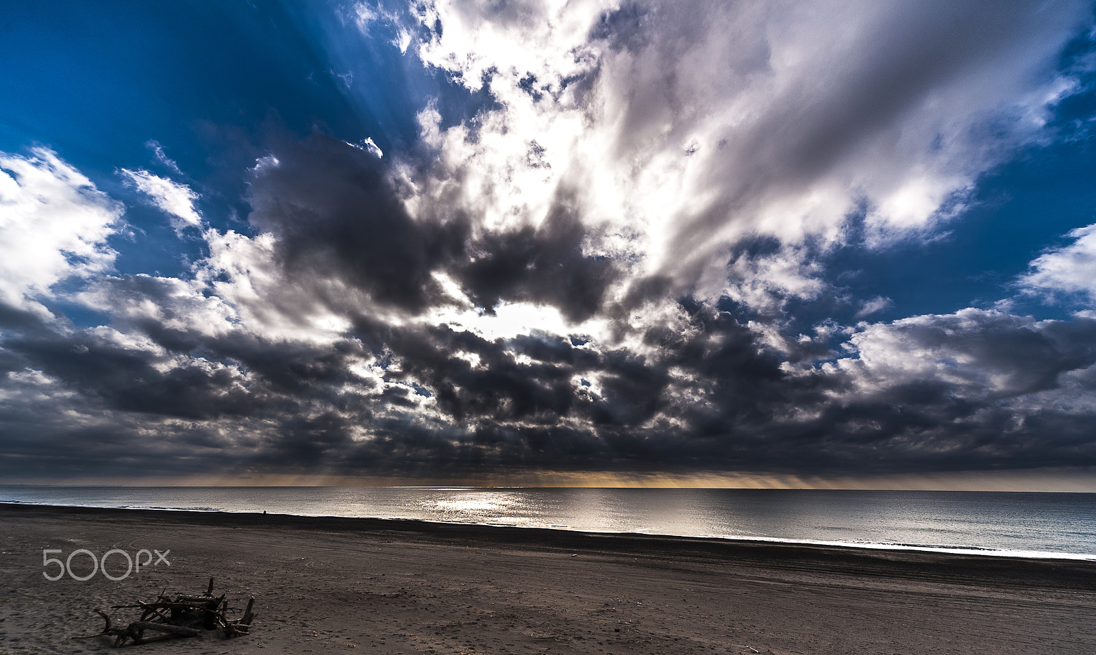 Sigma 12-24mm F4.5-5.6 EX DG Aspherical HSM sample photo. Shining sea photography