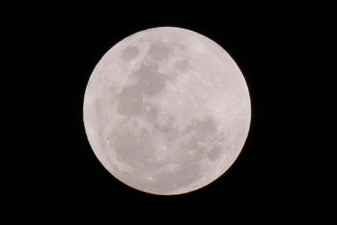 Canon EOS 750D (EOS Rebel T6i / EOS Kiss X8i) + Tamron SP 35mm F1.8 Di VC USD sample photo. The full moon photography
