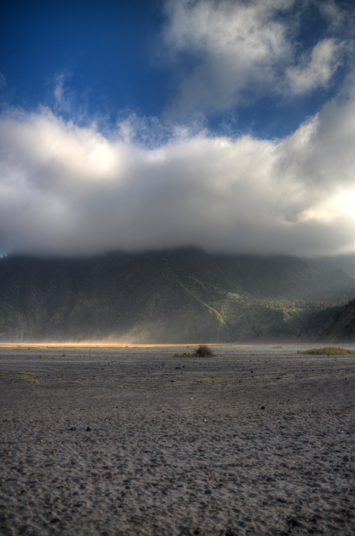 Canon EOS 100D (EOS Rebel SL1 / EOS Kiss X7) + Sigma 17-70mm F2.8-4 DC Macro OS HSM sample photo. Mount bromo scenery photography