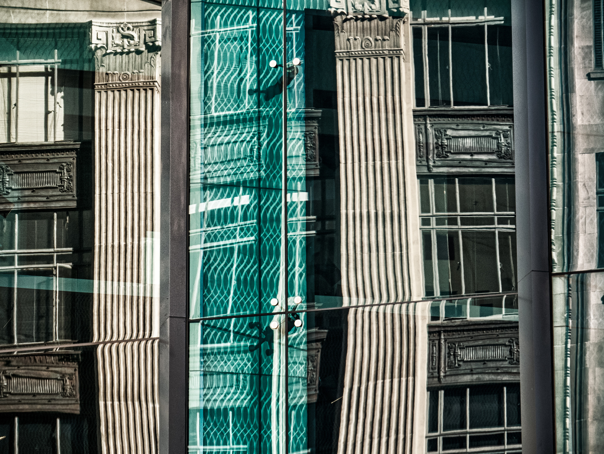 Panasonic Lumix DMC-GX7 sample photo. Fractured reflectured photography