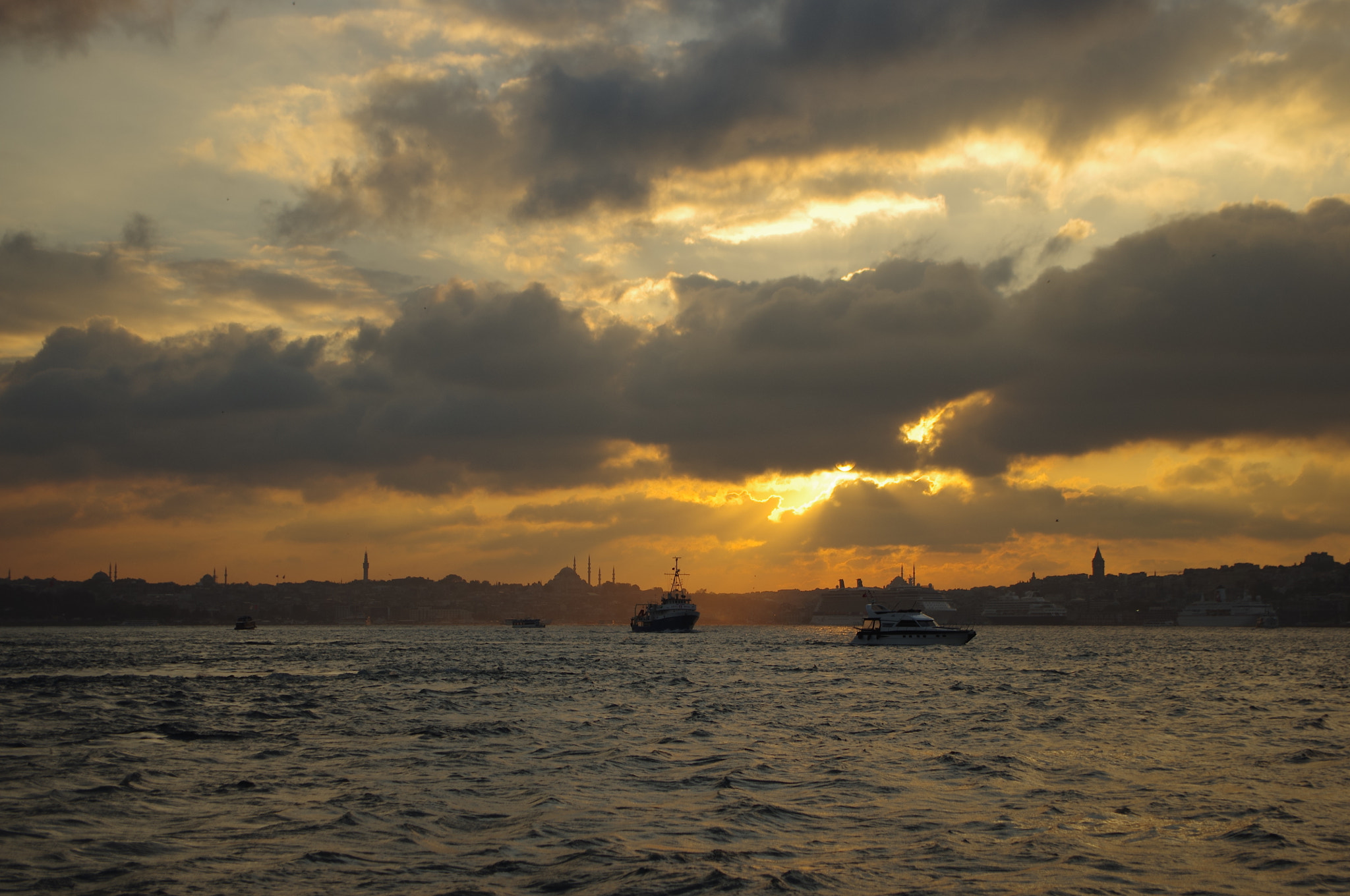 Pentax smc DA 16-45mm F4 ED AL sample photo. Istanbul photography