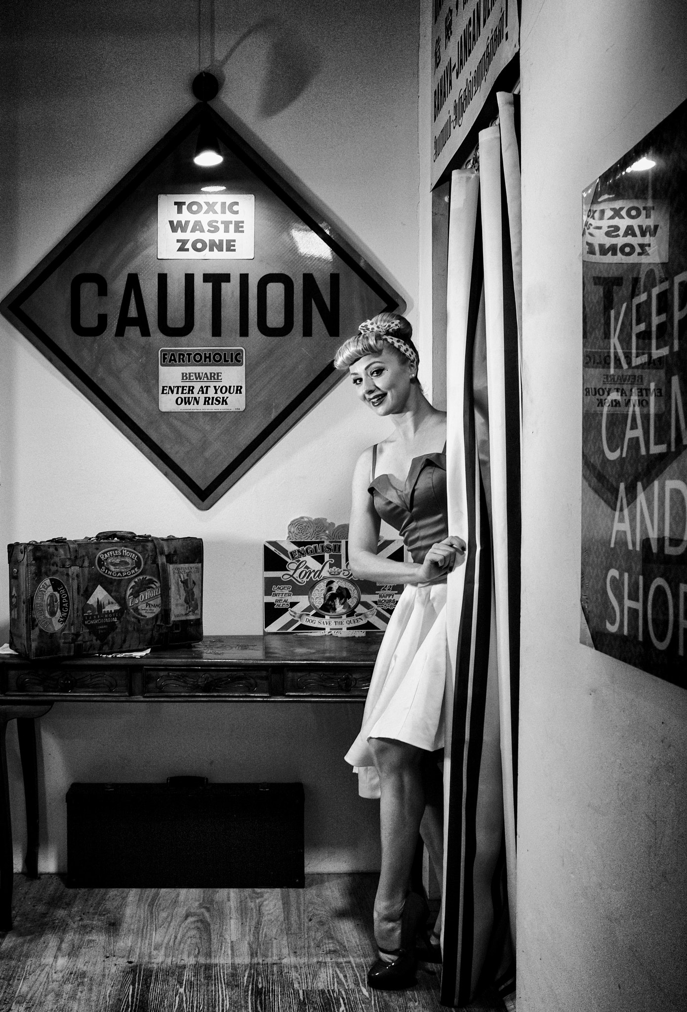 Leica Super-Elmar-M 21mm F3.4 ASPH sample photo. The pin-up girl (b/w) photography