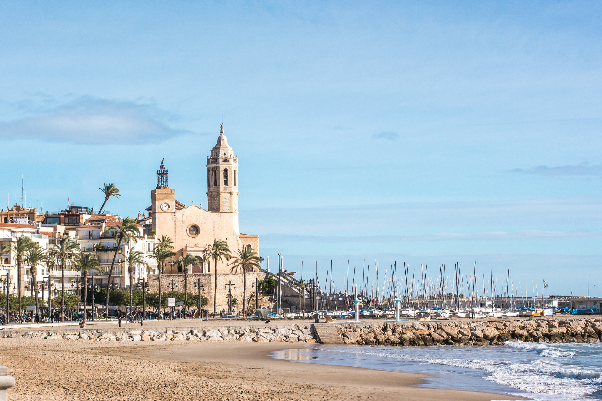 Panasonic Lumix DMC-G5 + Olympus M.Zuiko Digital 45mm F1.8 sample photo. Sitges in winter photography