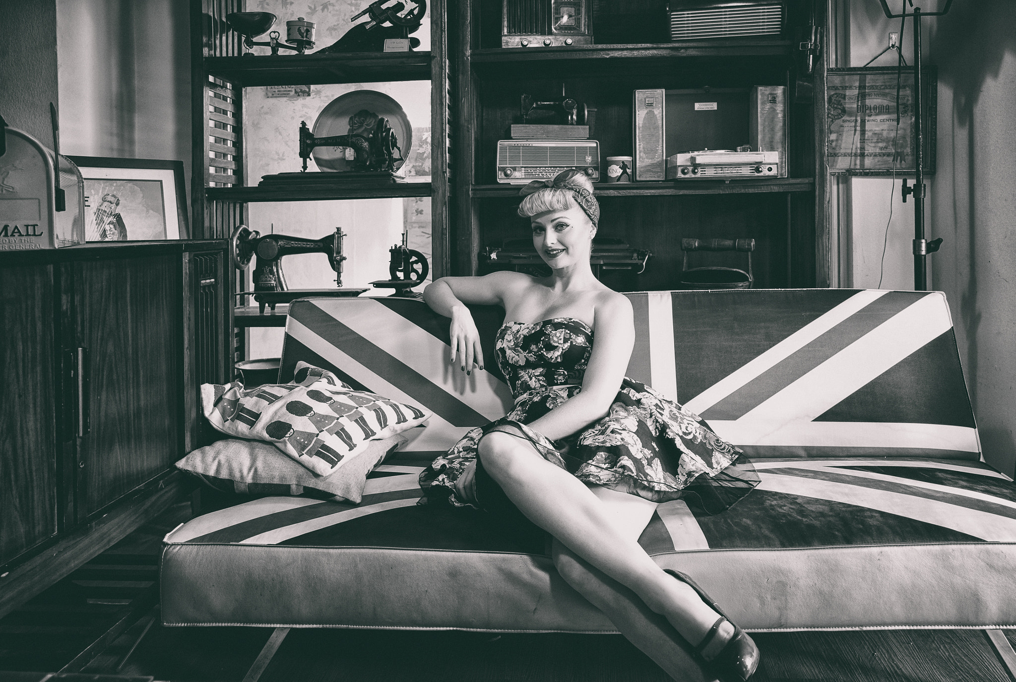 Leica Super-Elmar-M 21mm F3.4 ASPH sample photo. The pin-up girl (b/w) 3 photography