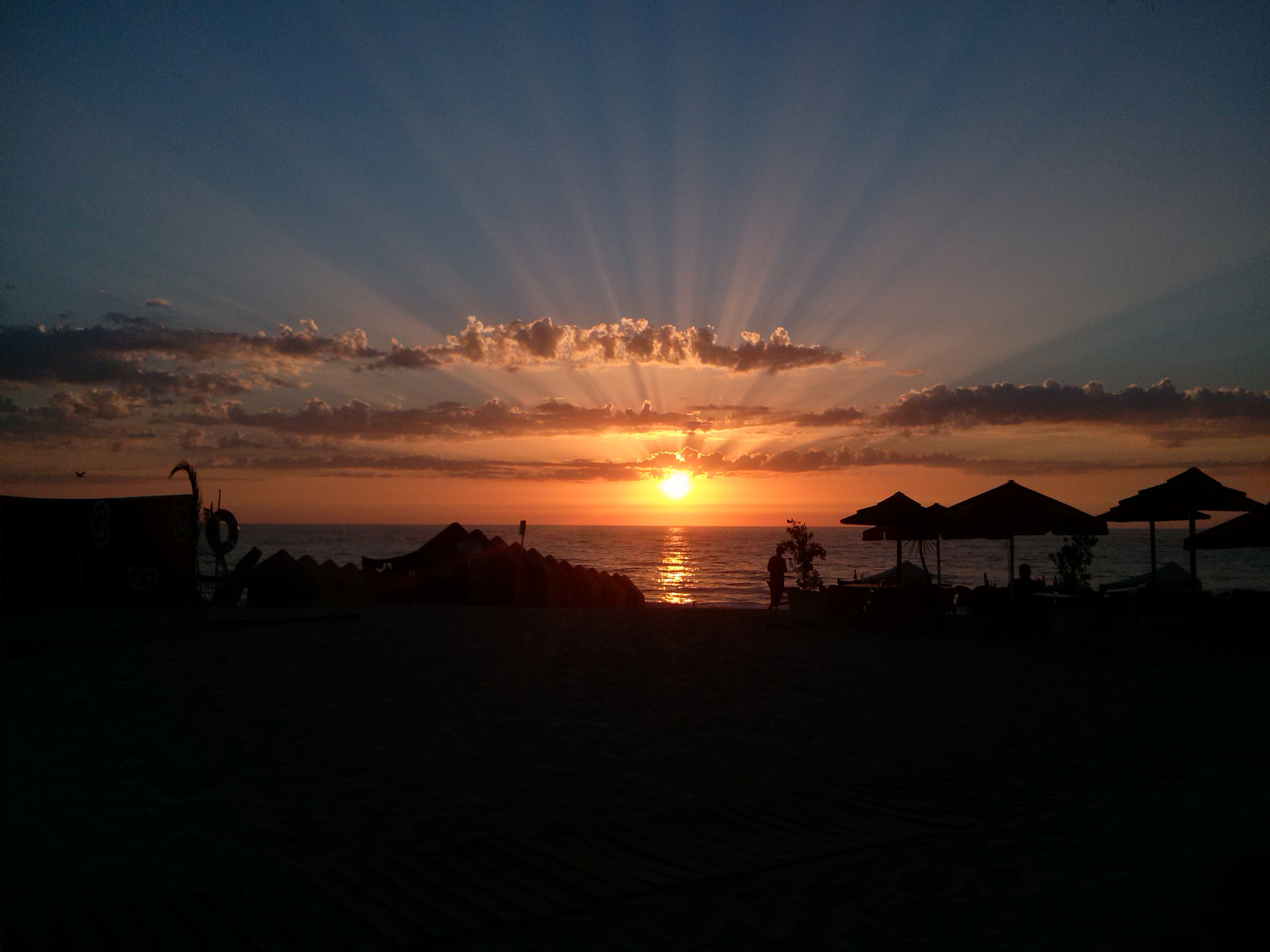 LG OPTIMUS L7 II sample photo. Beach contrast photography