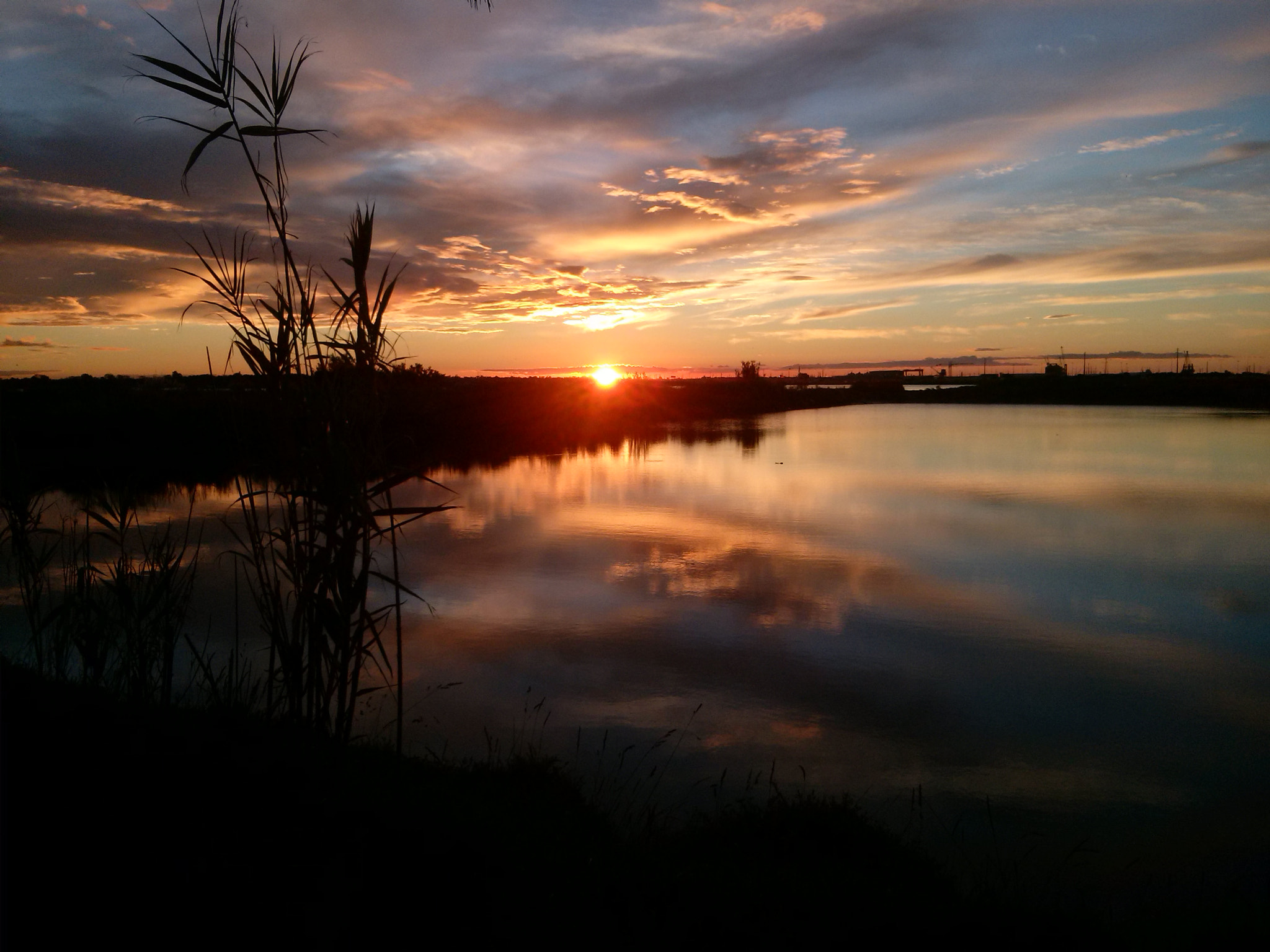 LG OPTIMUS L7 II sample photo. Sunset in aveiro photography