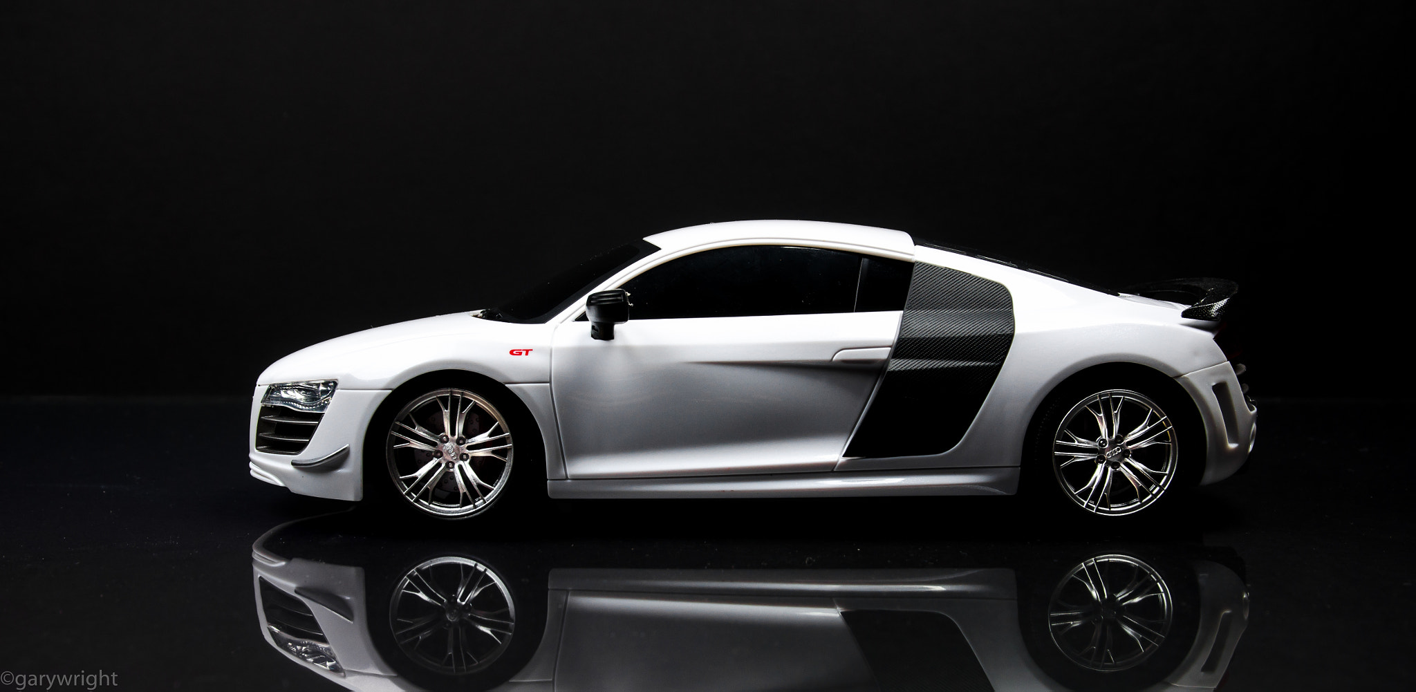 Sigma 17-70mm F2.8-4 DC Macro OS HSM | C sample photo. Audi r8 gt photography
