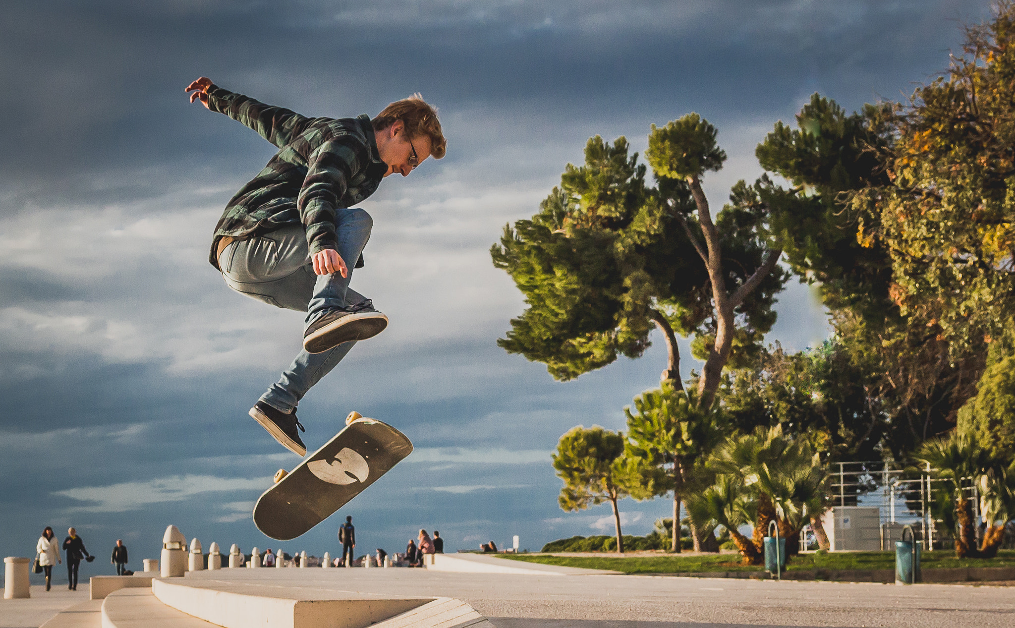 Canon EOS 650D (EOS Rebel T4i / EOS Kiss X6i) sample photo. Kickflip! photography