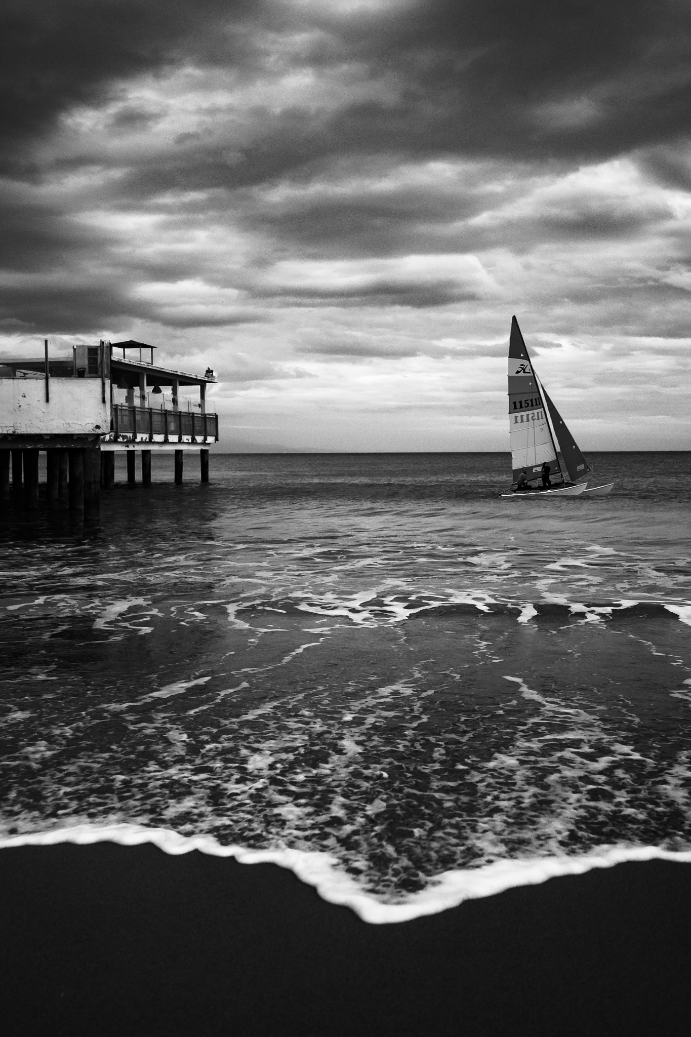 Canon EF-S 18-55mm F3.5-5.6 sample photo. Lido con catamarano photography