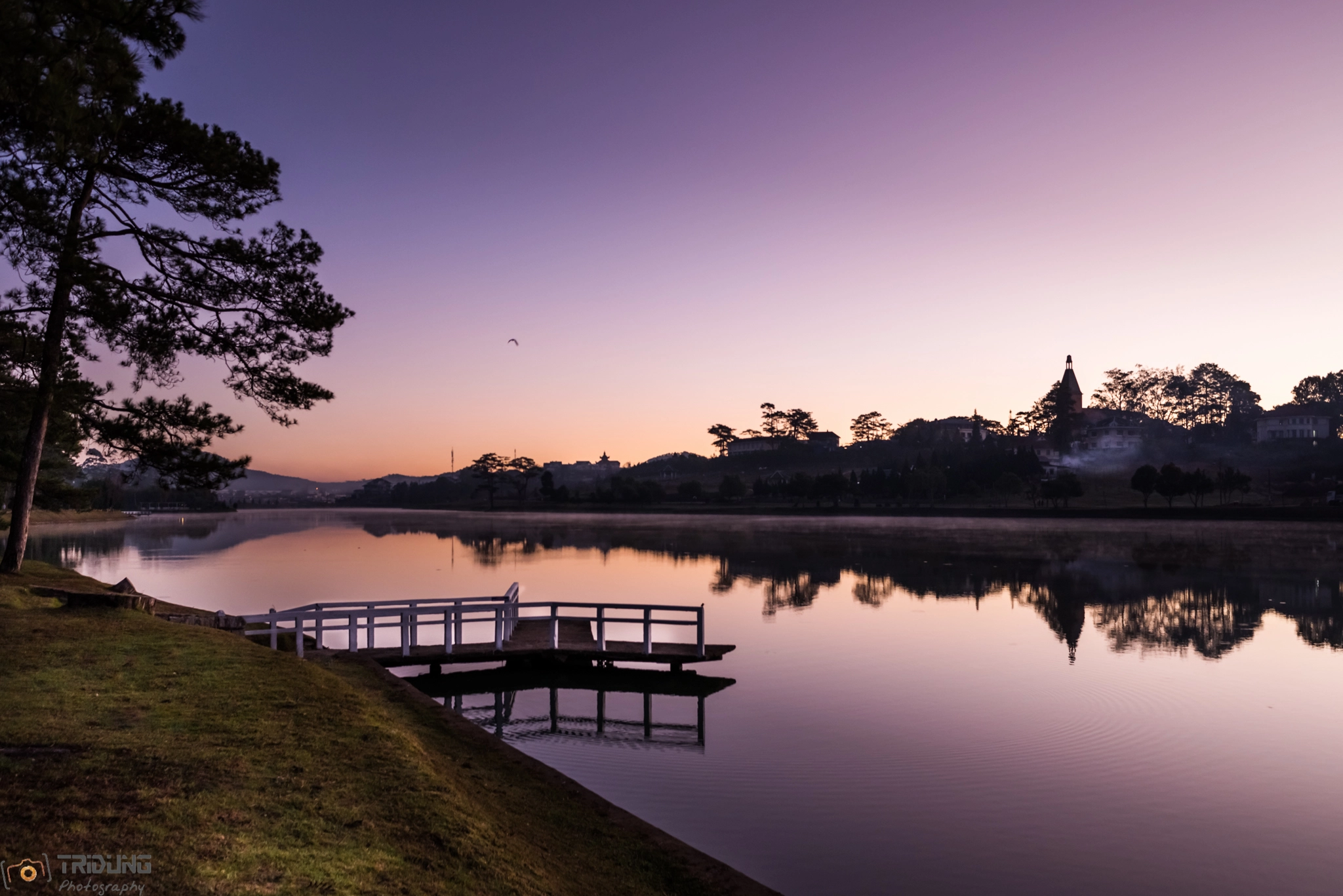 Nikon D610 + Nikon AF Nikkor 28mm F2.8D sample photo. Xuanhuong lake photography