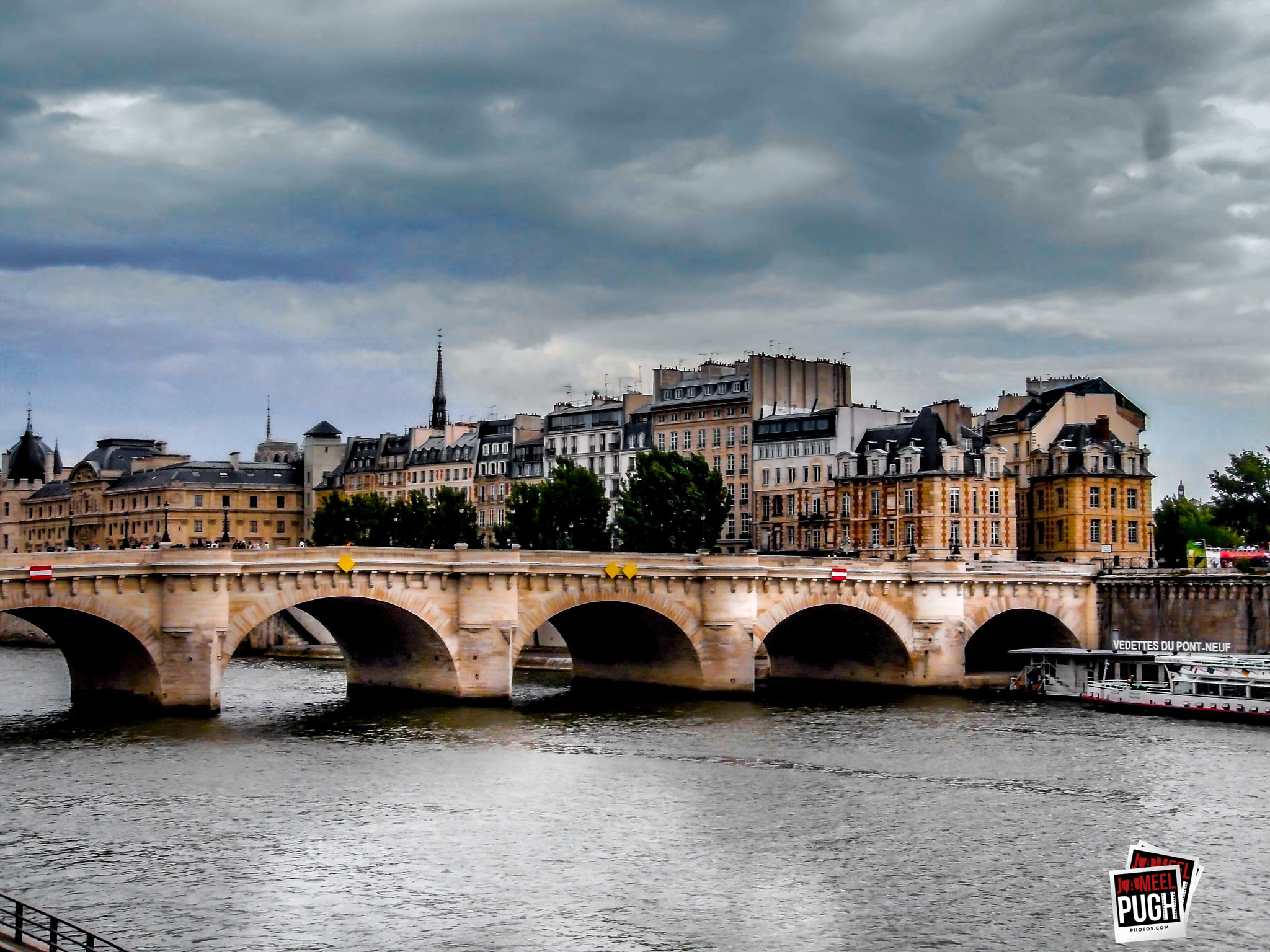 Olympus u550WP,S550WP sample photo. The pont neuf is the oldest standing bridge across ... photography