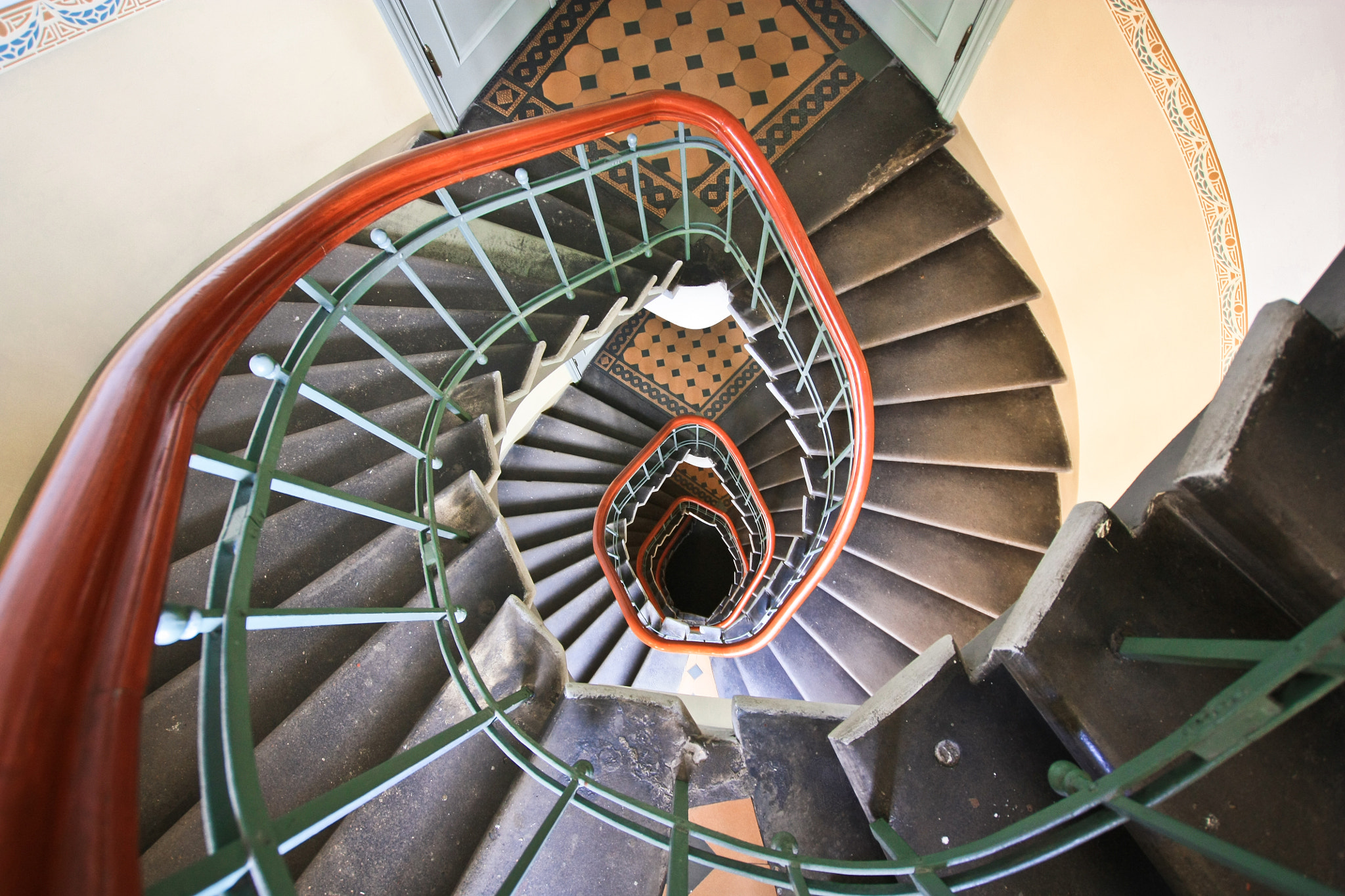 Sigma 10-20mm F3.5 EX DC HSM sample photo. Staircase leading down photography