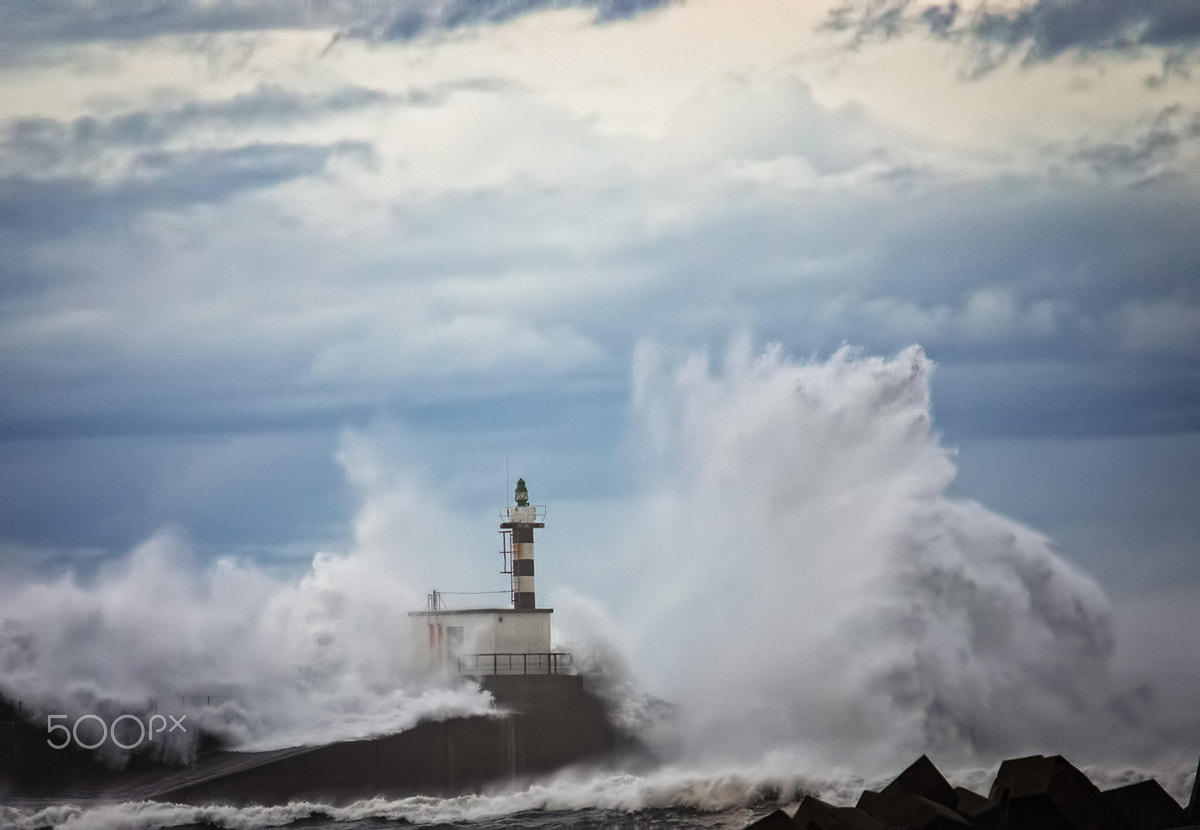 Canon EOS 6D + Canon EF 70-200mm F2.8L USM sample photo. Only a wave photography