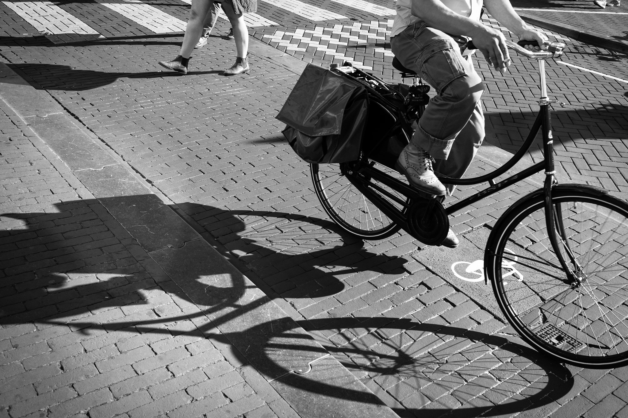 Leica Summilux-M 35mm F1.4 ASPH sample photo. Bicycle shadow photography