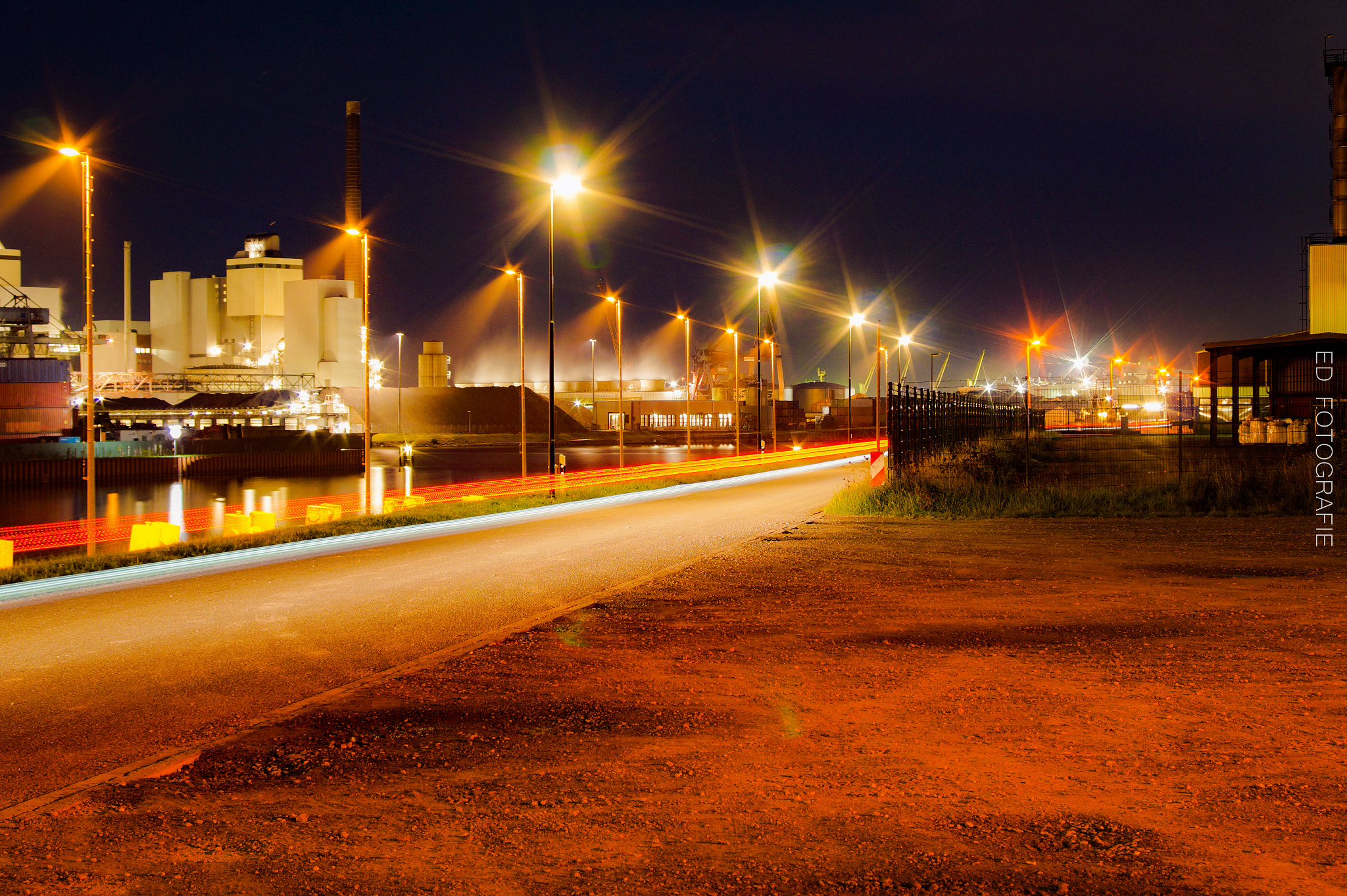 Sony SLT-A58 + 35-70mm F4 sample photo. Industrial area bremen photography