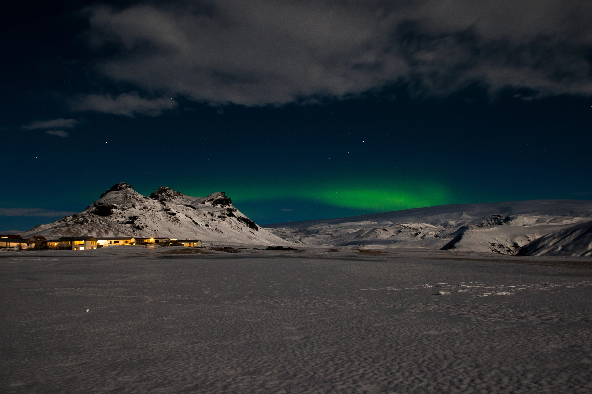Canon EOS-1D Mark III sample photo. The lights over the mountains photography