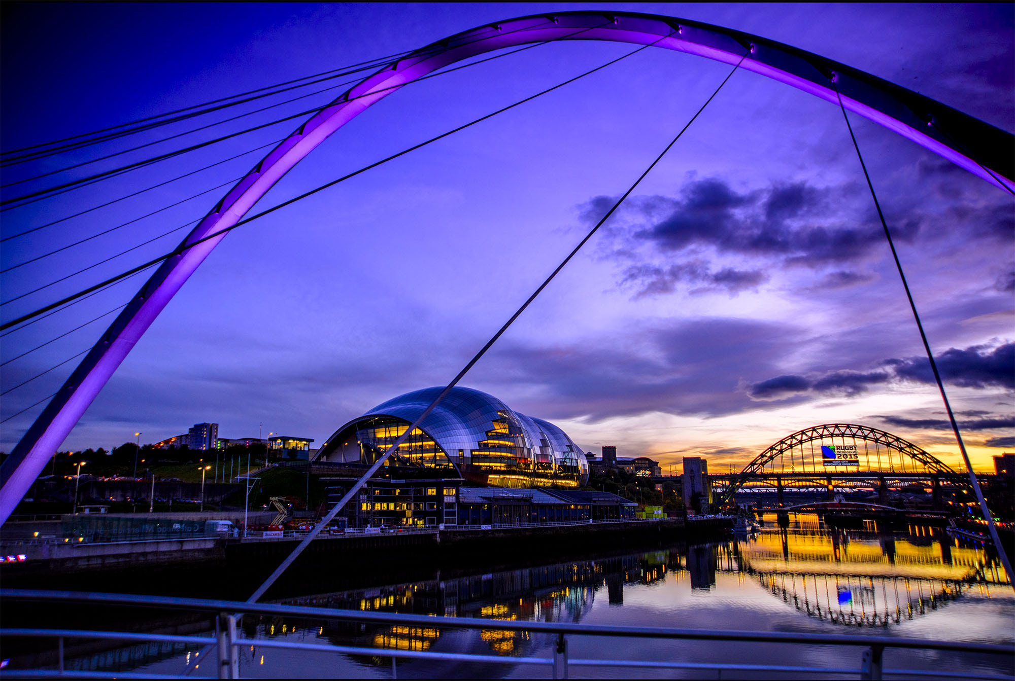 Nikon D810 + AF Zoom-Nikkor 24-120mm f/3.5-5.6D IF sample photo. Millennium bridge photography