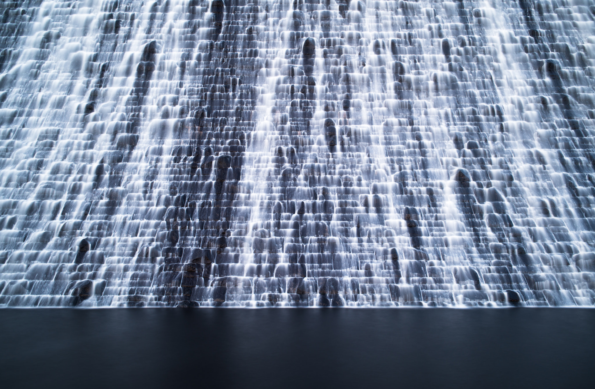 Nikon D800 + AF Nikkor 35mm f/2 sample photo. Wall of water photography