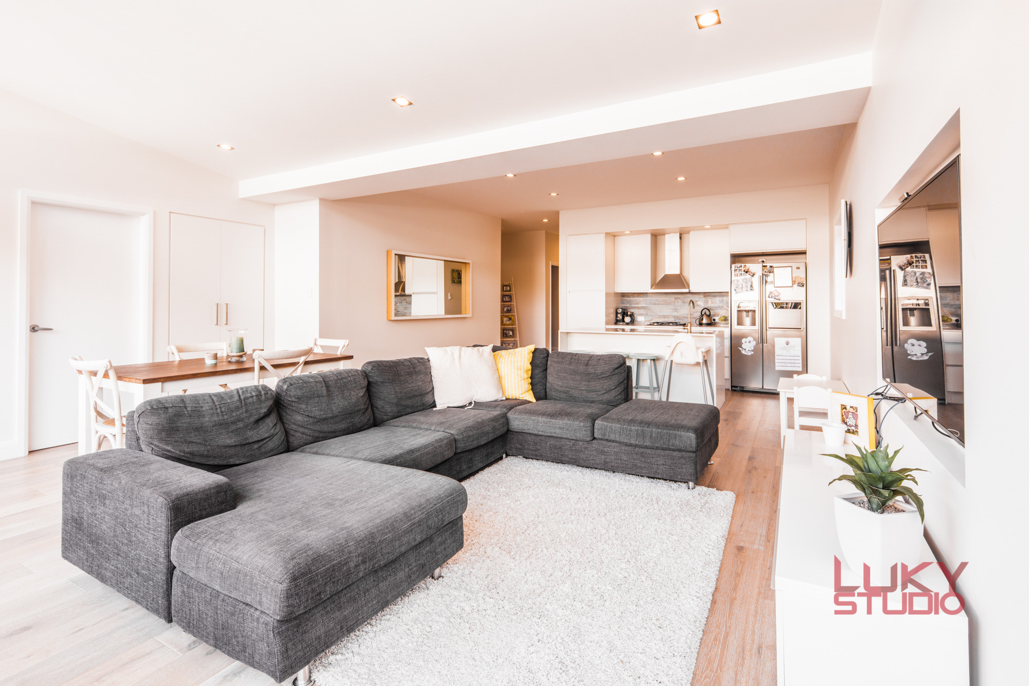 Canon EOS 5DS R + Canon TS-E 17mm F4L Tilt-Shift sample photo. House photography