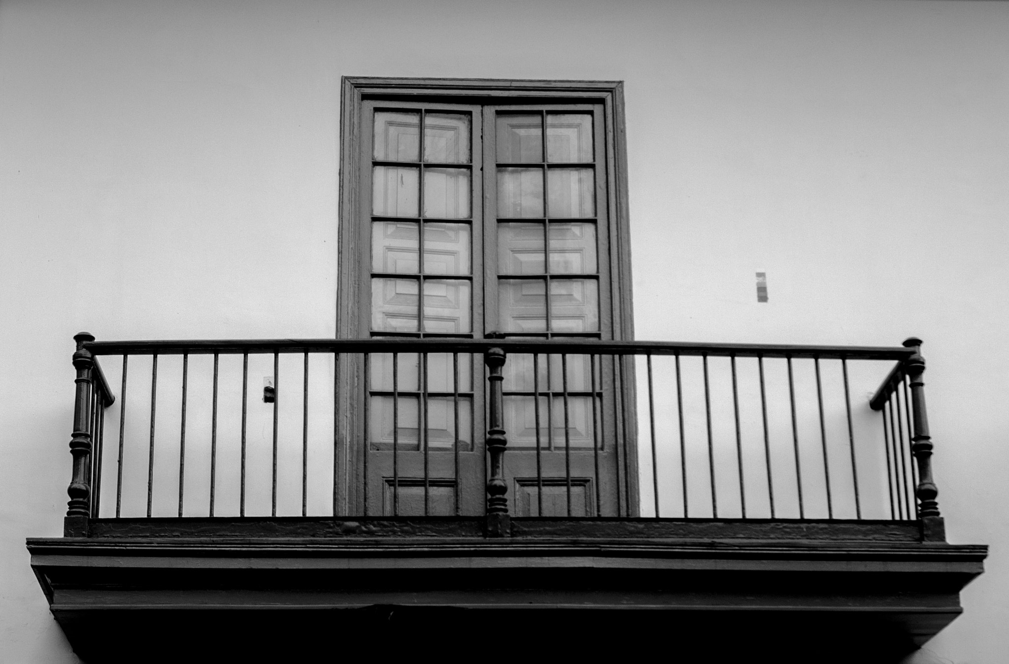 Canon EF 28-105mm f/3.5-4.5 USM sample photo. Balcony criollo photography