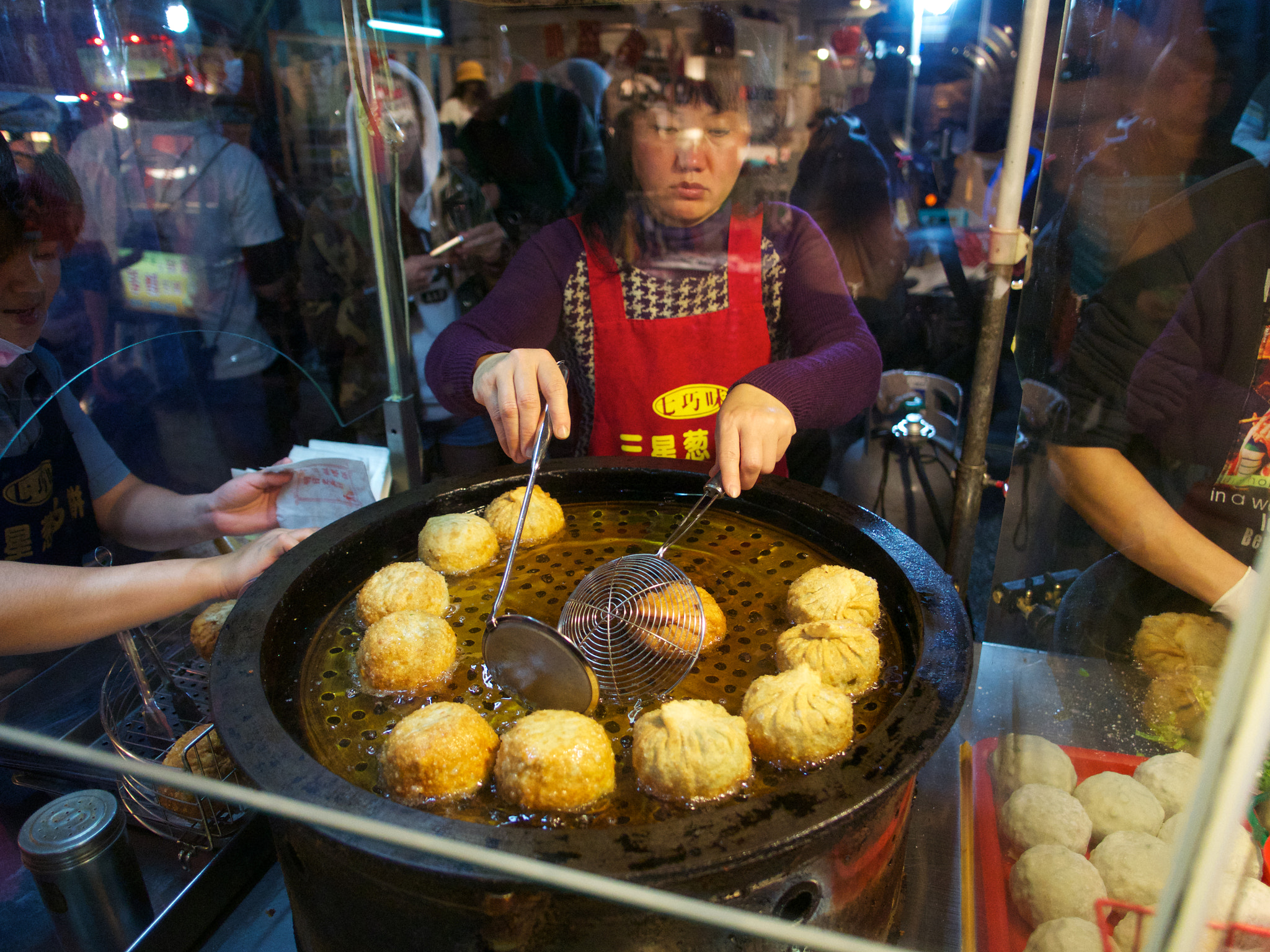 Olympus PEN E-PL5 + OLYMPUS M.12mm F2.0 sample photo. Deep fry onion ball photography