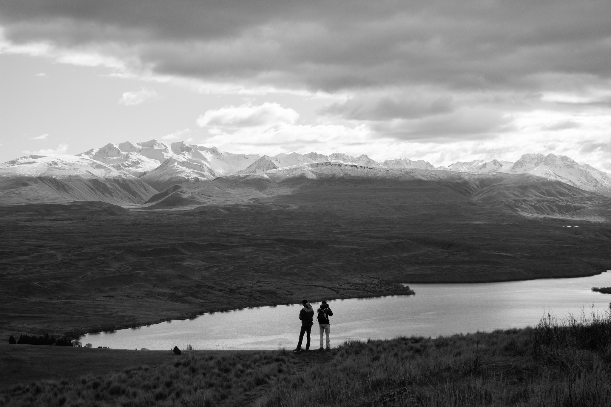 Canon EF-S 18-55mm F3.5-5.6 sample photo. Two men and the view photography