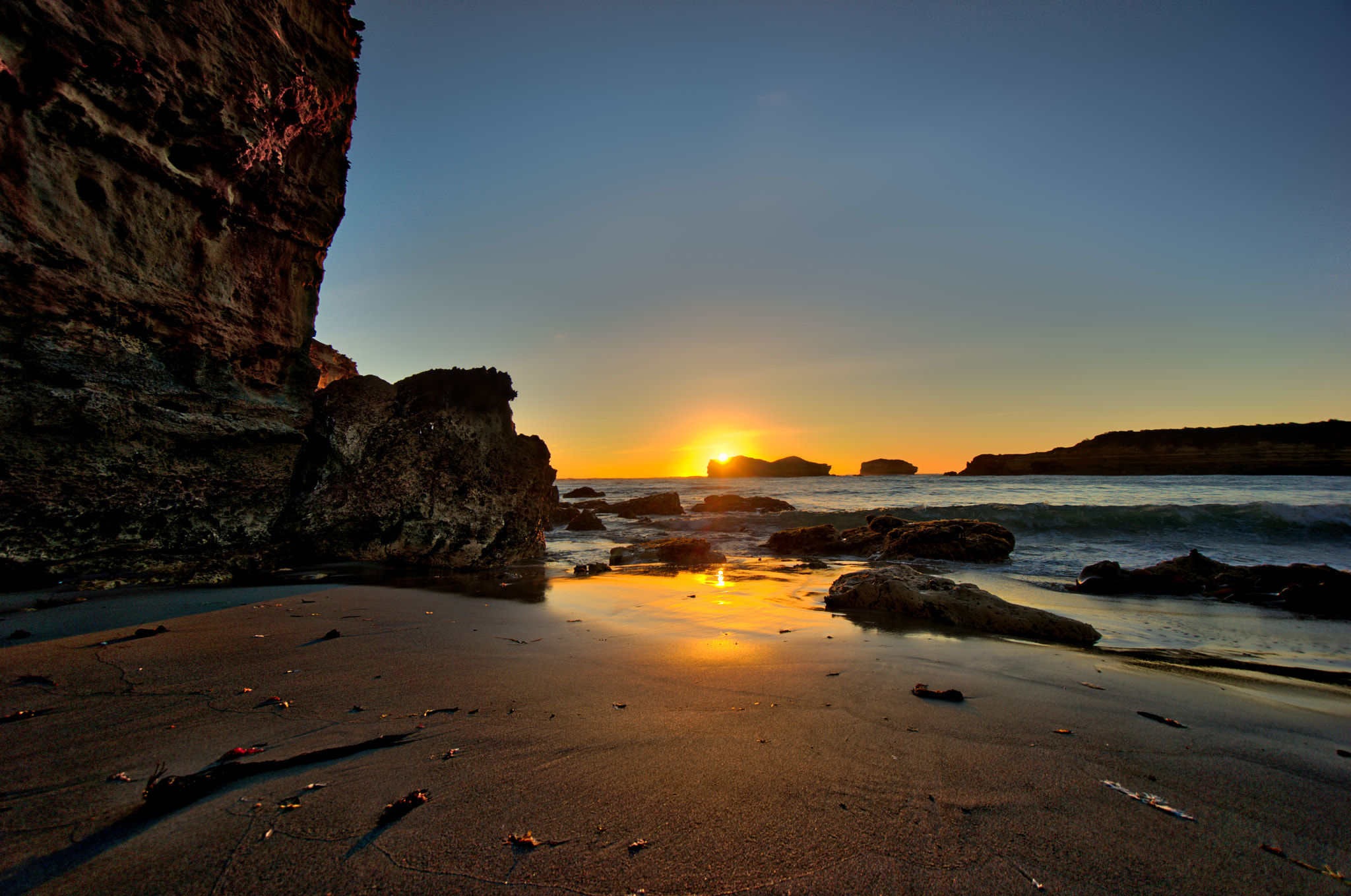 Sony a7R + Sony E 10-18mm F4 OSS sample photo. Great ocean road photography